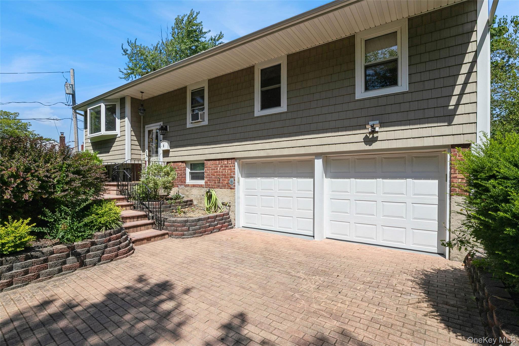 5 Dewey Road, Commack, NY 11725