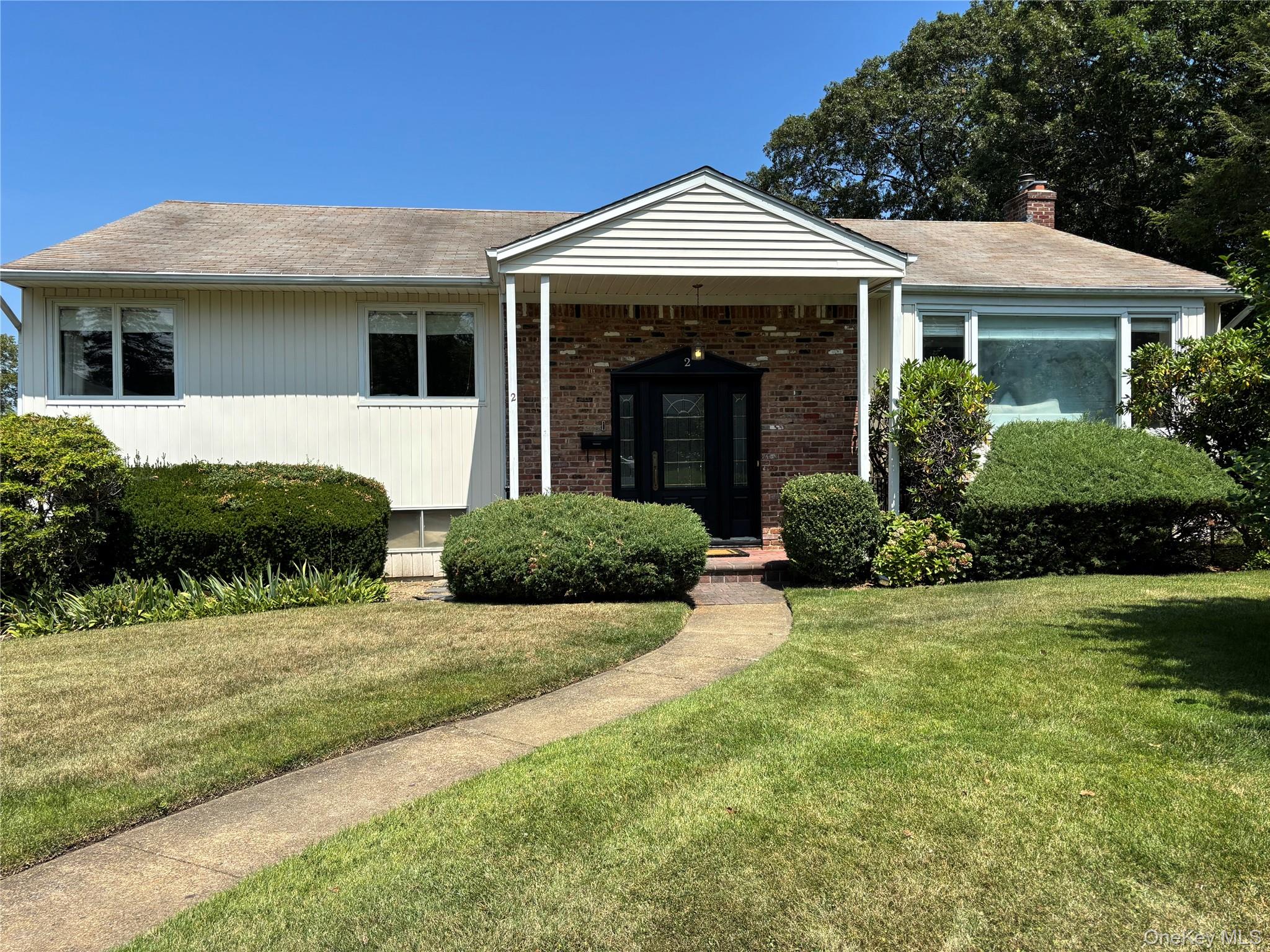2 Blueberry Lane, Oyster Bay, NY 11771