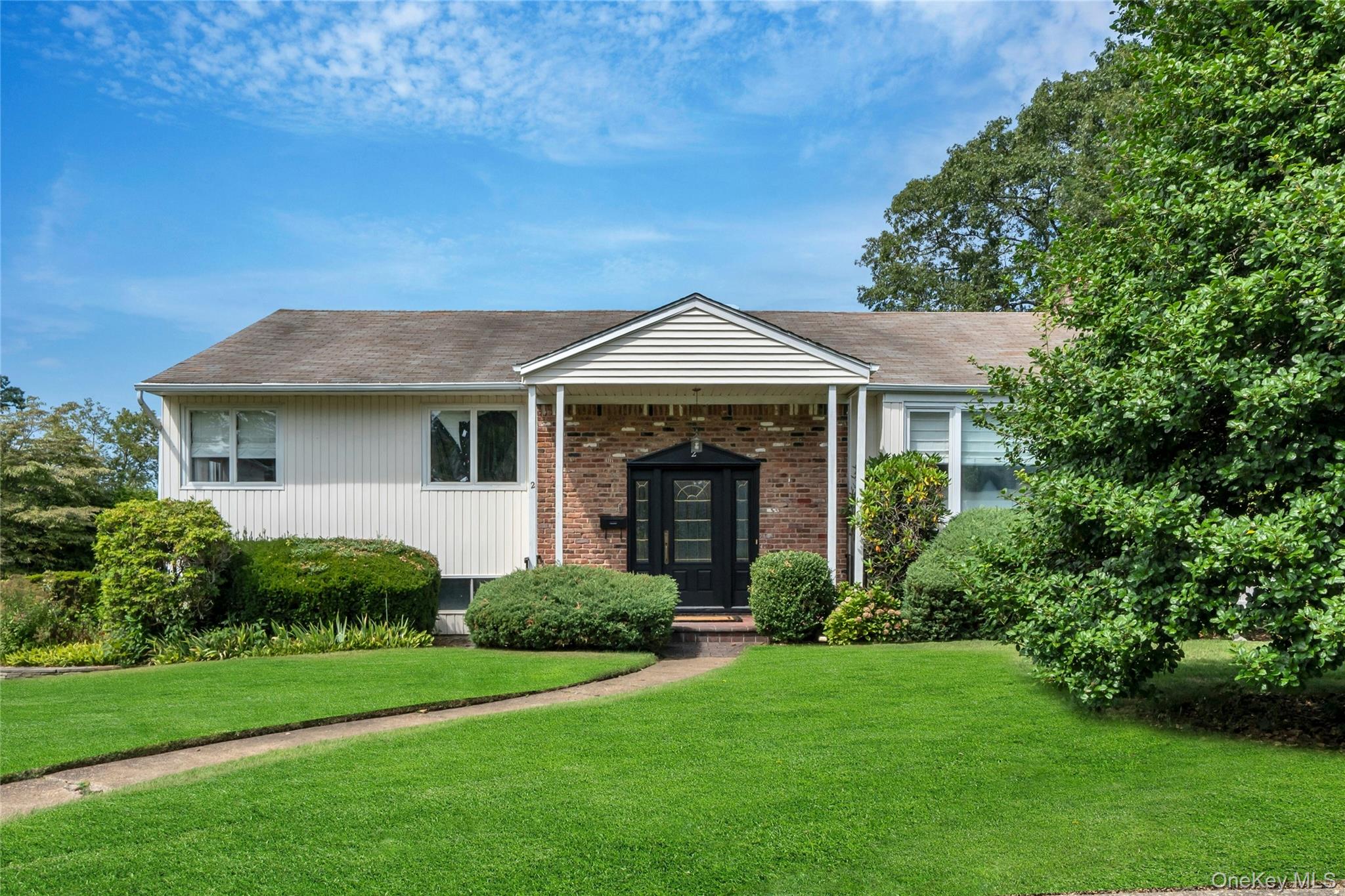 2 Blueberry Lane, Oyster Bay, NY 11771