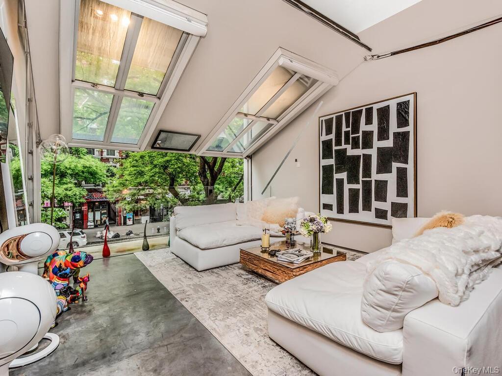 224 E 14th Street # 1, New York (Manhattan), NY 10003