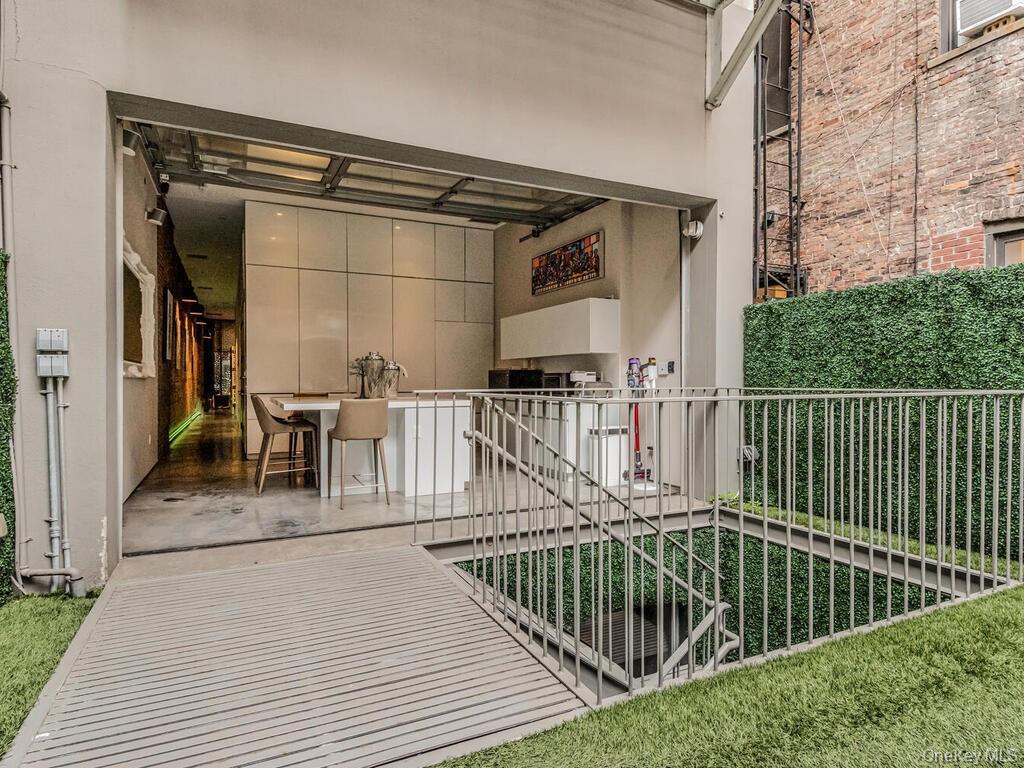 224 E 14th Street # 1, New York (Manhattan), NY 10003