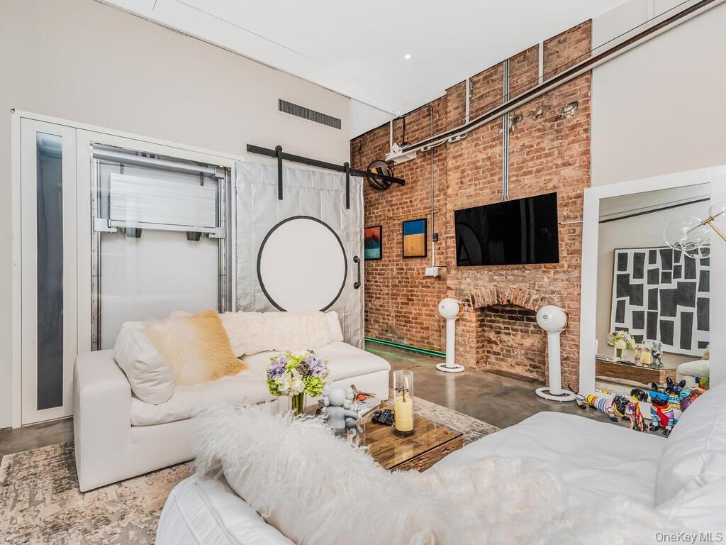 224 E 14th Street # 1, New York (Manhattan), NY 10003