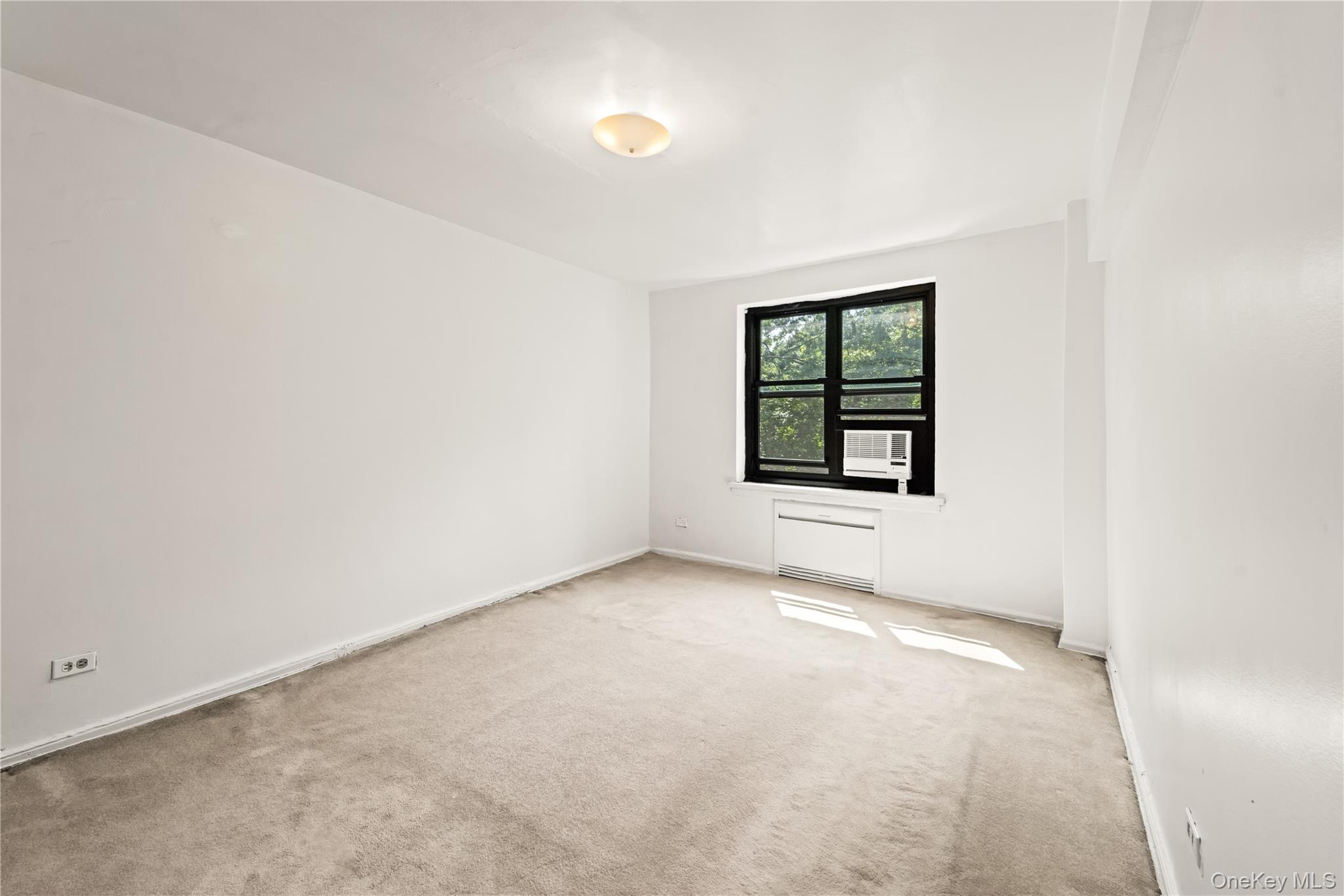 73-45 210th Street # 3F, Bayside, NY 11364