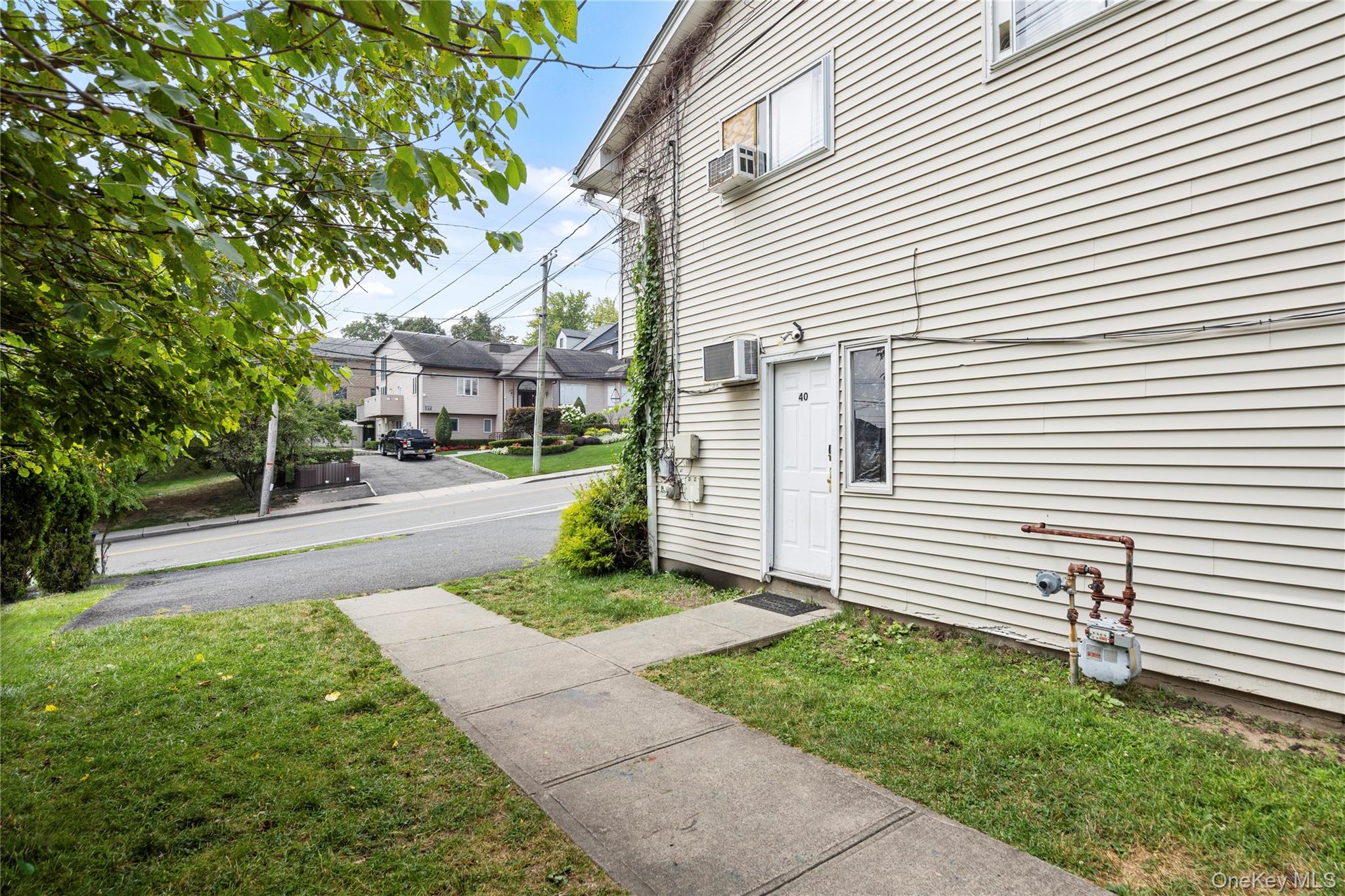 40 Calvert Drive, Monsey, NY 10952