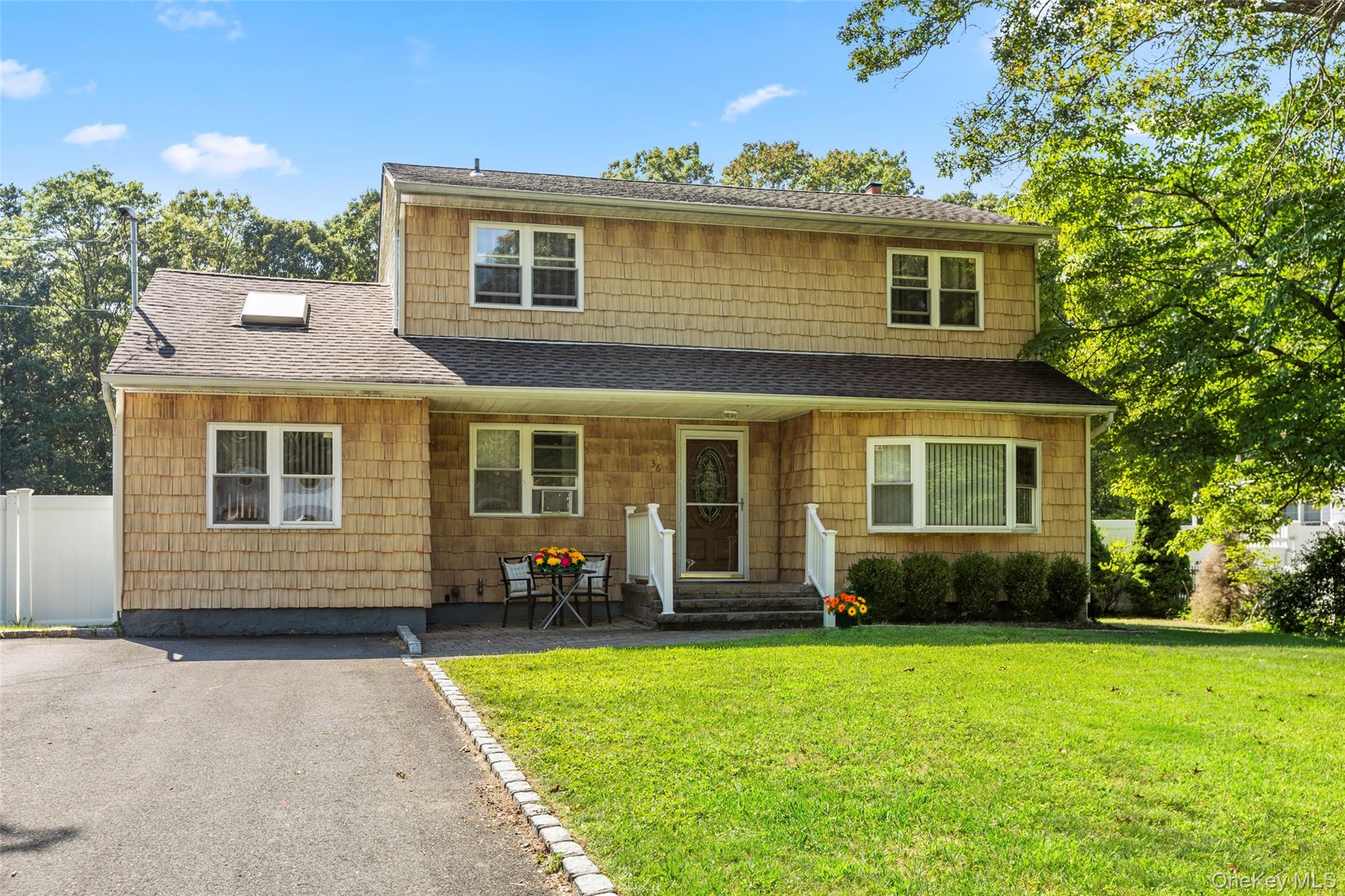 36 Garden Court, Ronkonkoma, NY 11779