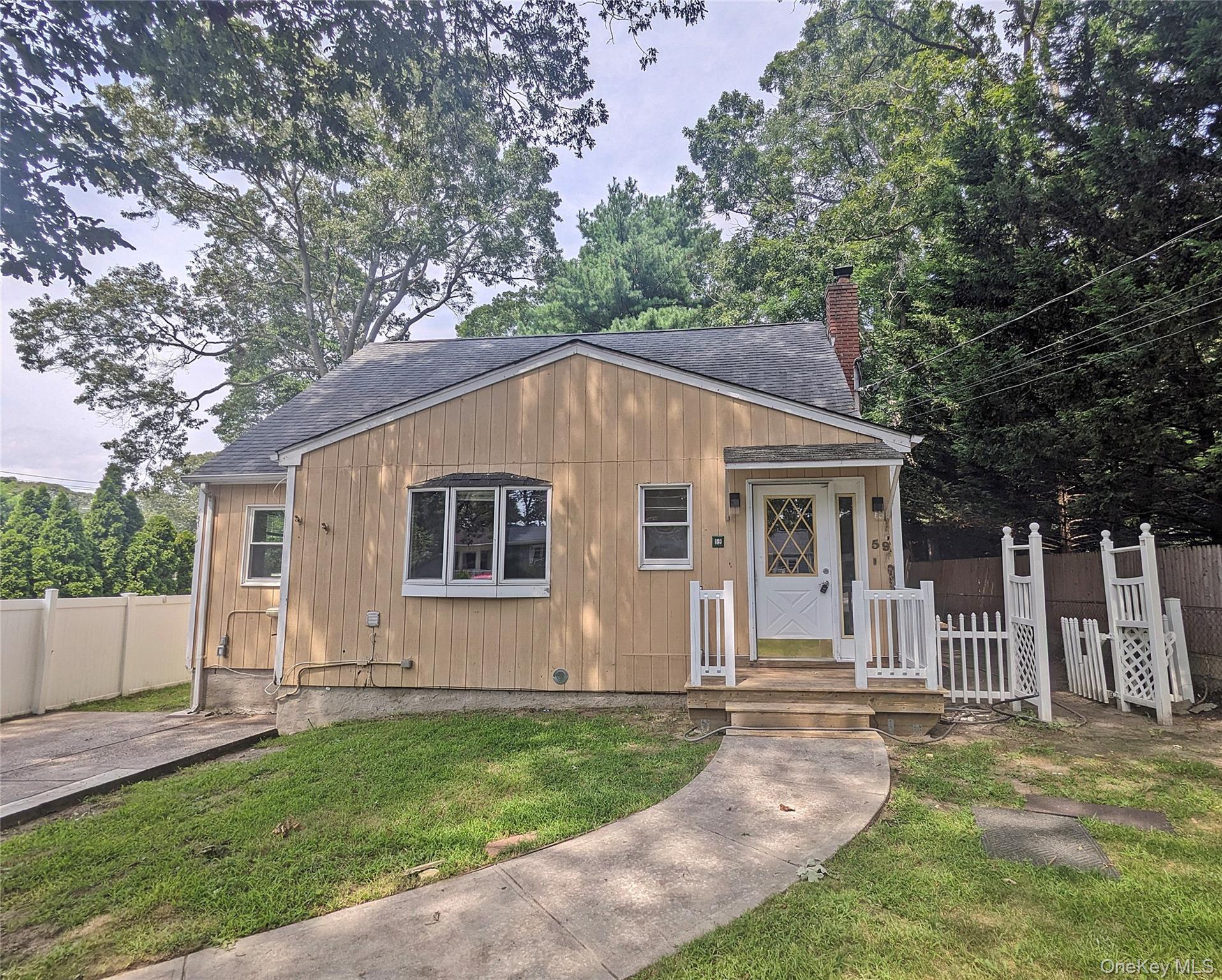 59 Maplewood Avenue, Selden, NY 11784