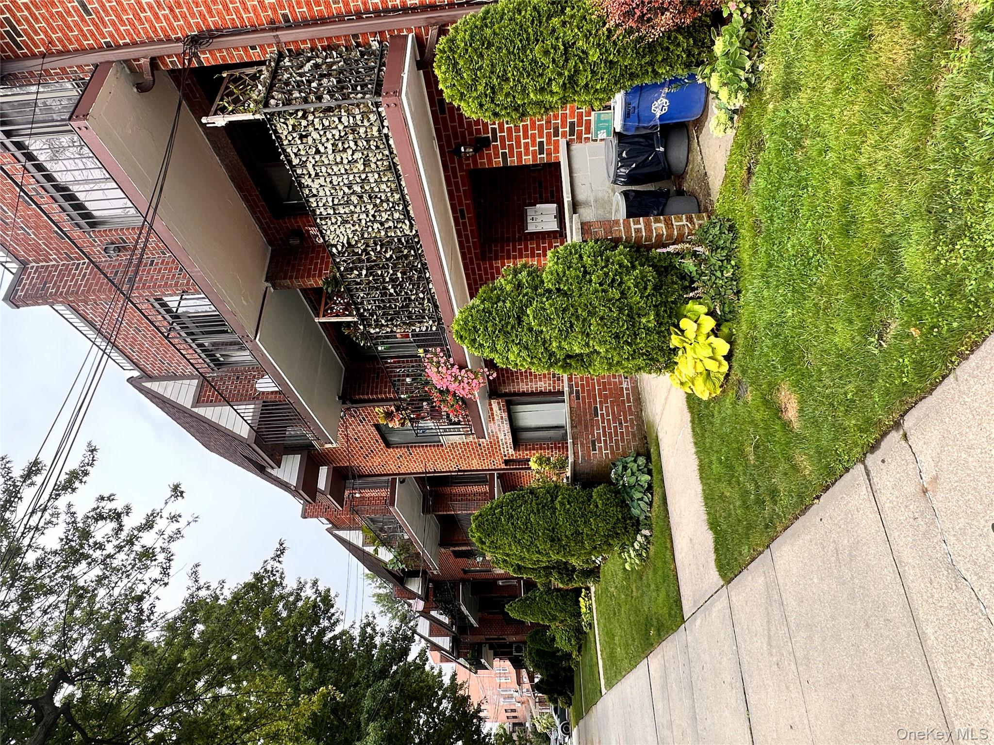 71-34 163rd Street # 3, Fresh Meadows, NY 11365