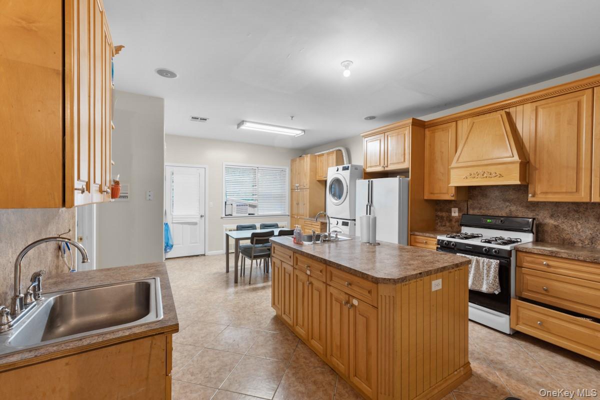 141 Blauvelt Road # 103, Monsey, NY 10952