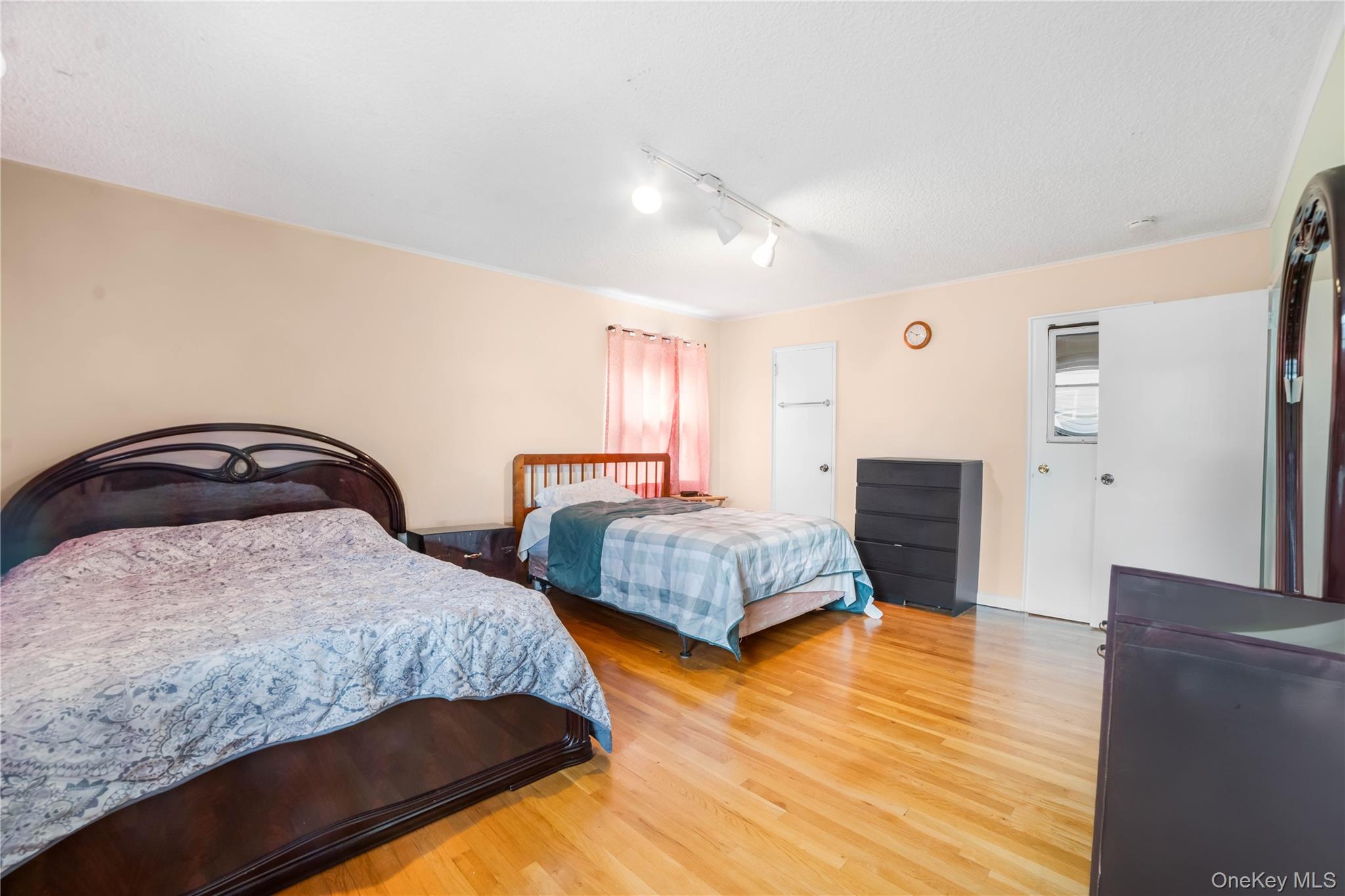 211 Cantiague Rock Road, Westbury, NY 11590