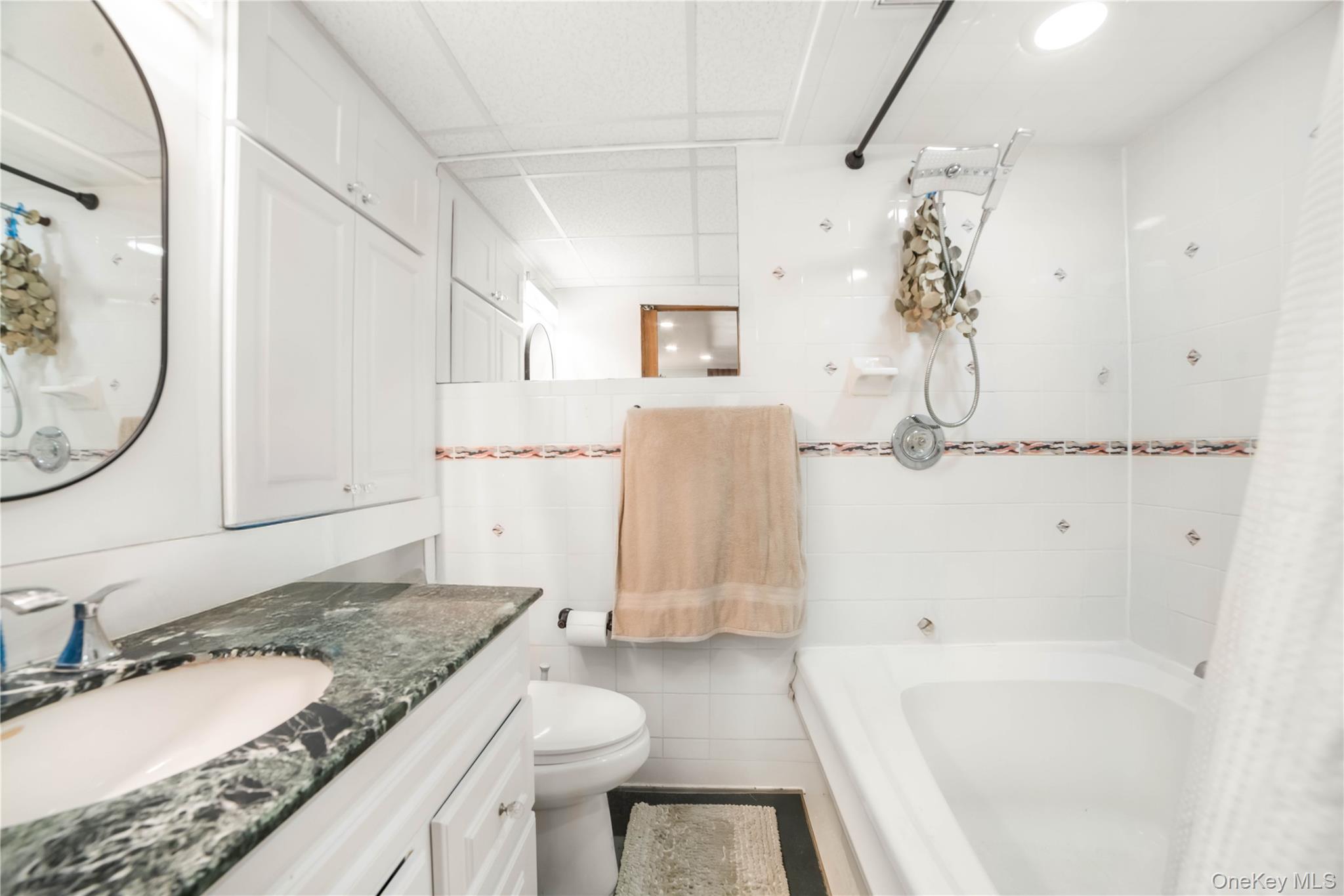 211 Cantiague Rock Road, Westbury, NY 11590