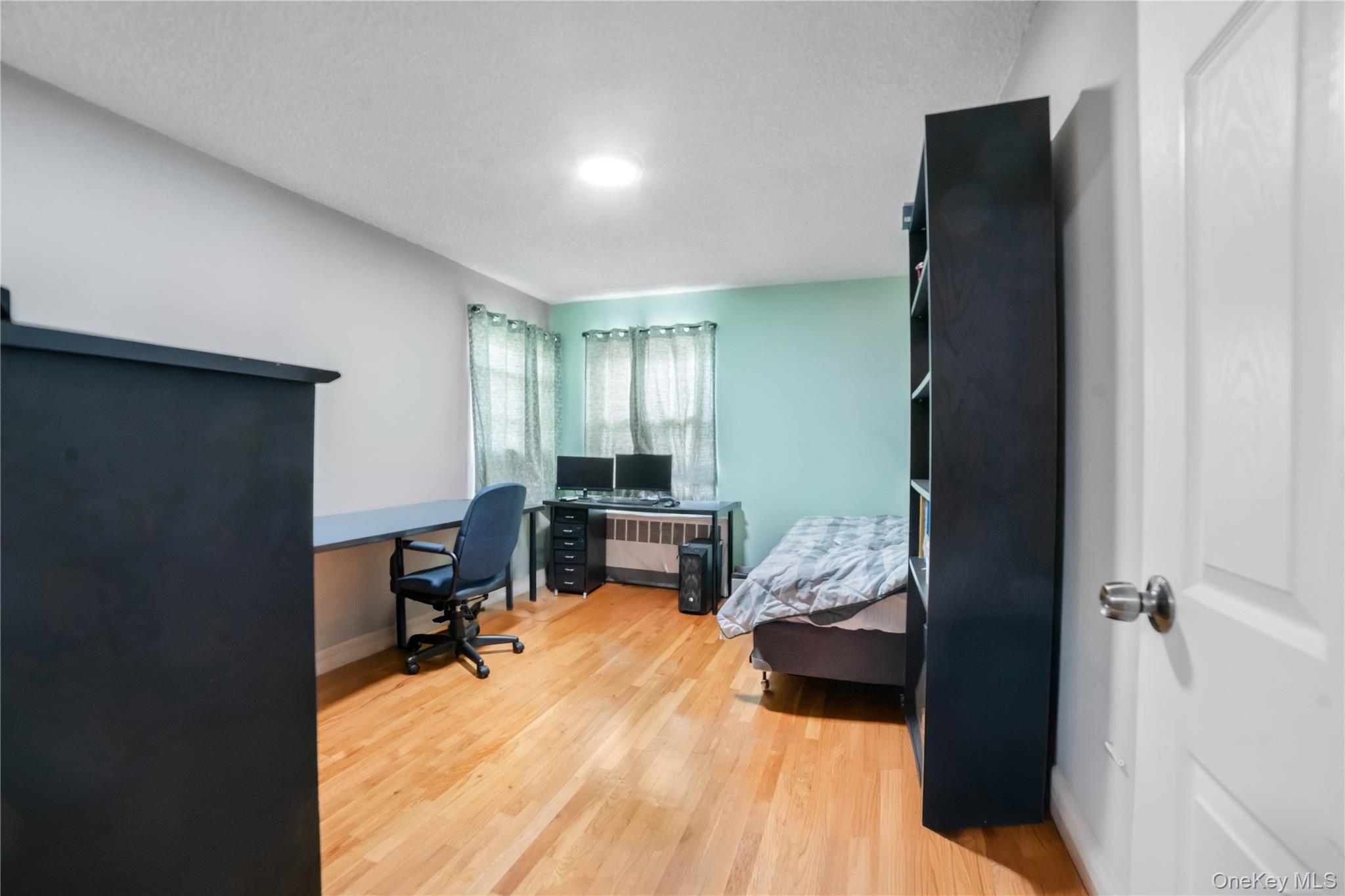 211 Cantiague Rock Road, Westbury, NY 11590