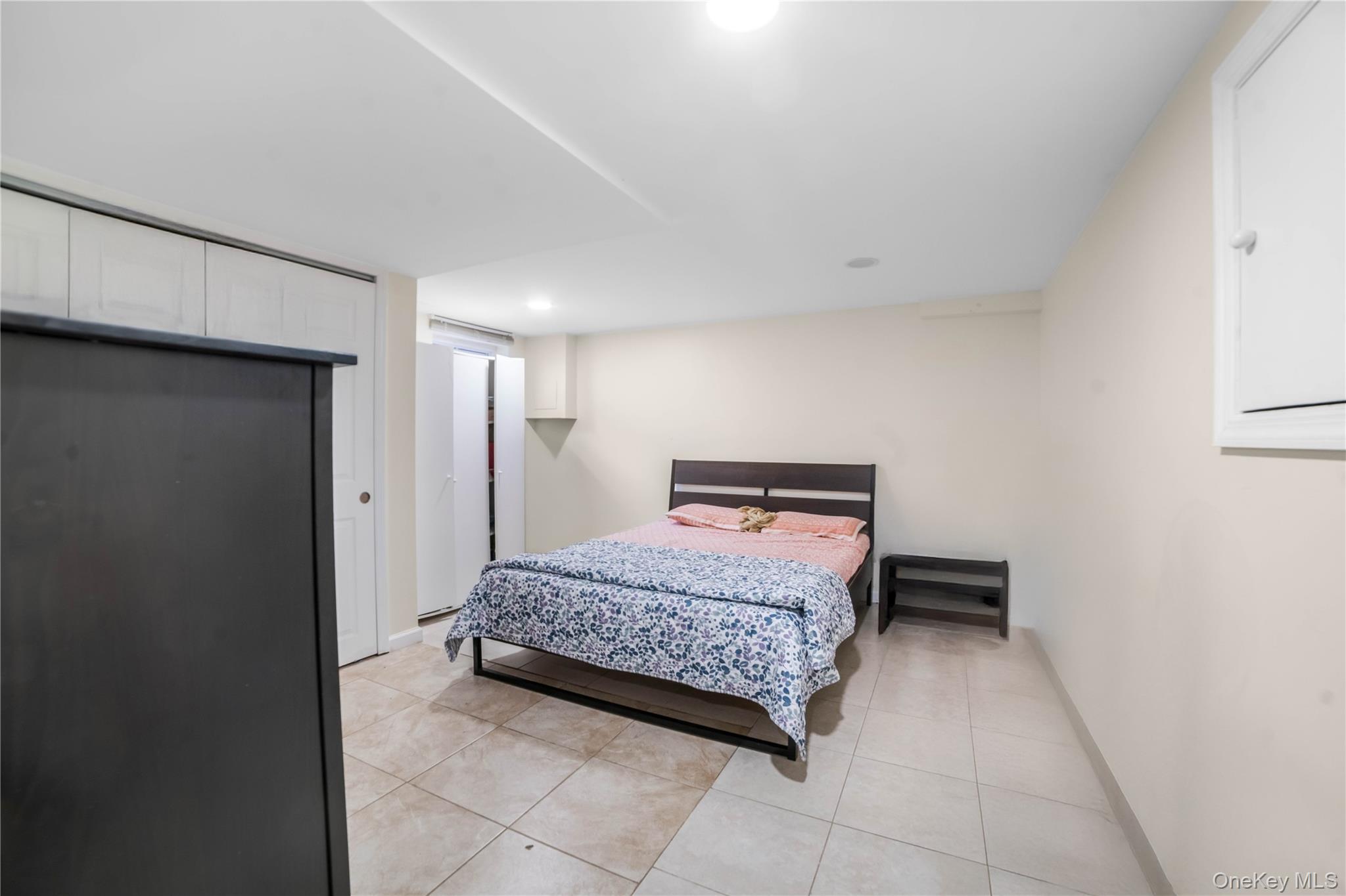 211 Cantiague Rock Road, Westbury, NY 11590