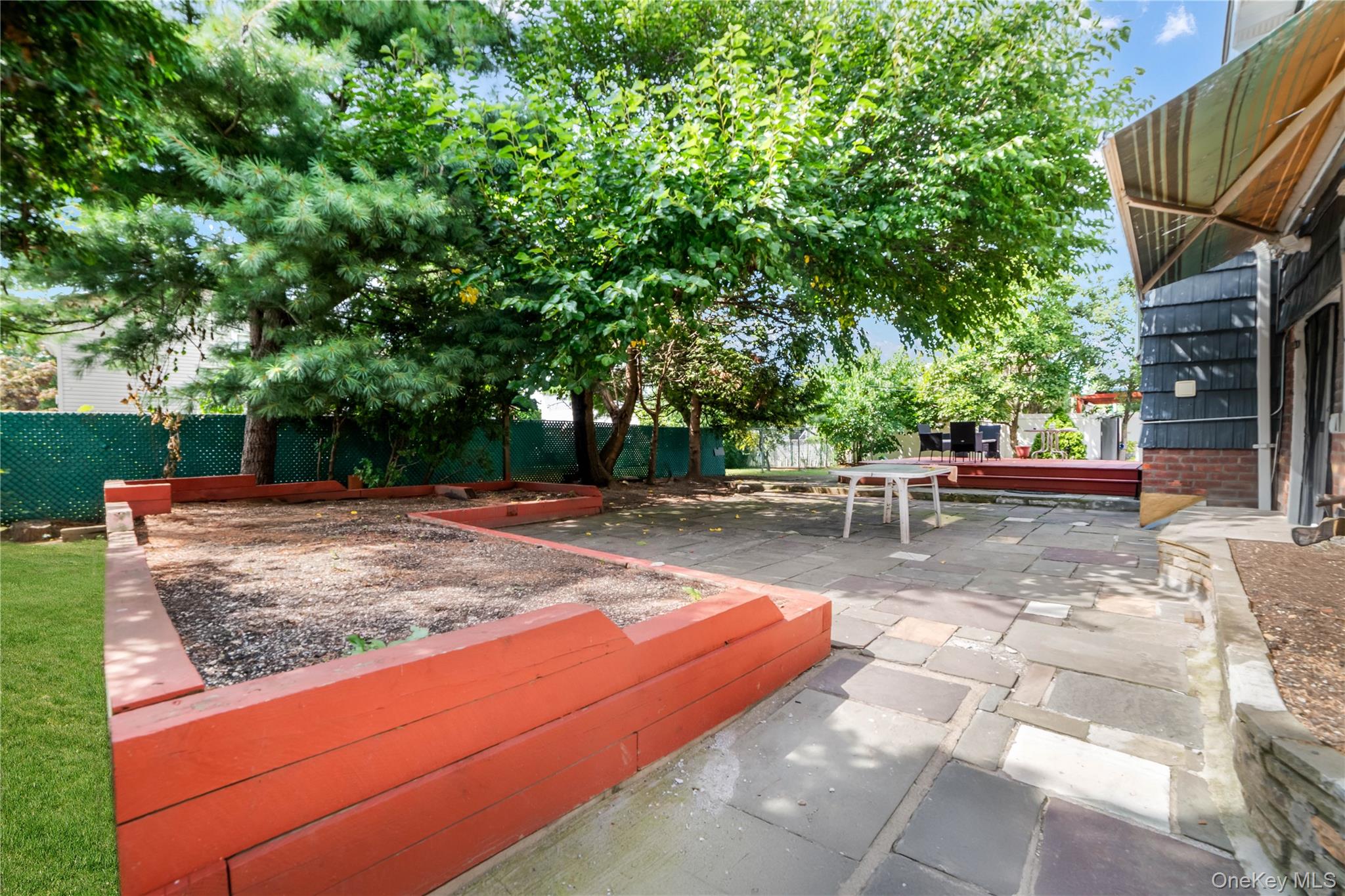 211 Cantiague Rock Road, Westbury, NY 11590