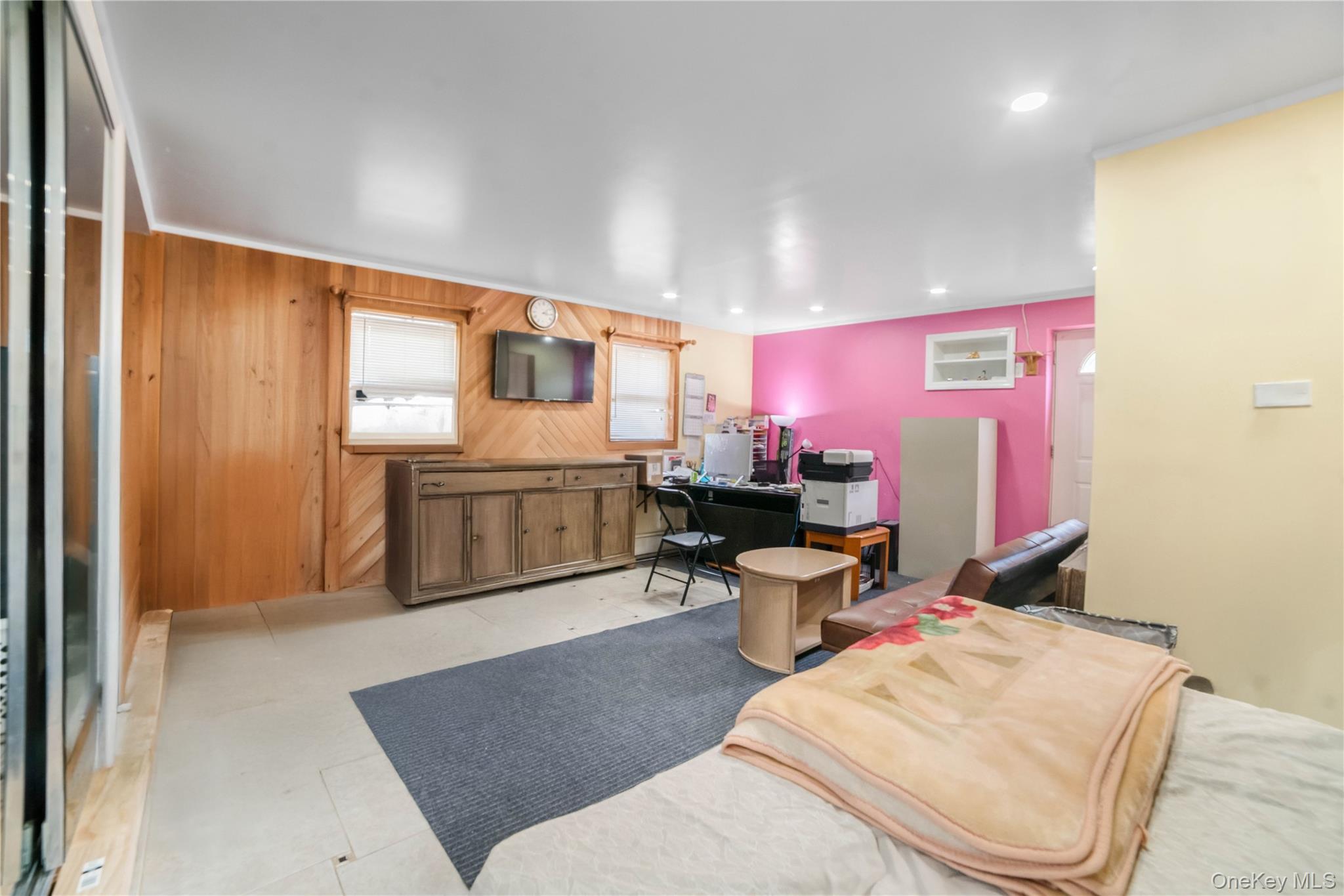 211 Cantiague Rock Road, Westbury, NY 11590