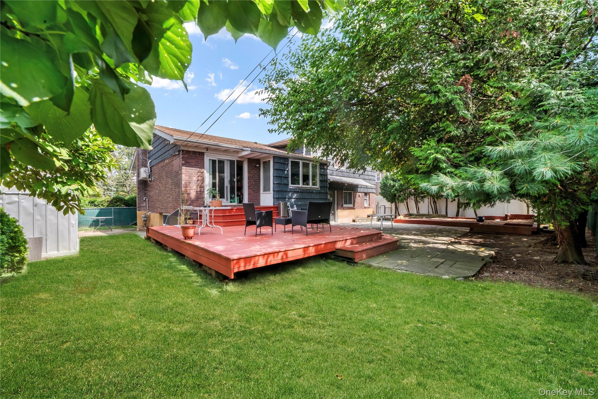 211 Cantiague Rock Road, Westbury, NY 11590