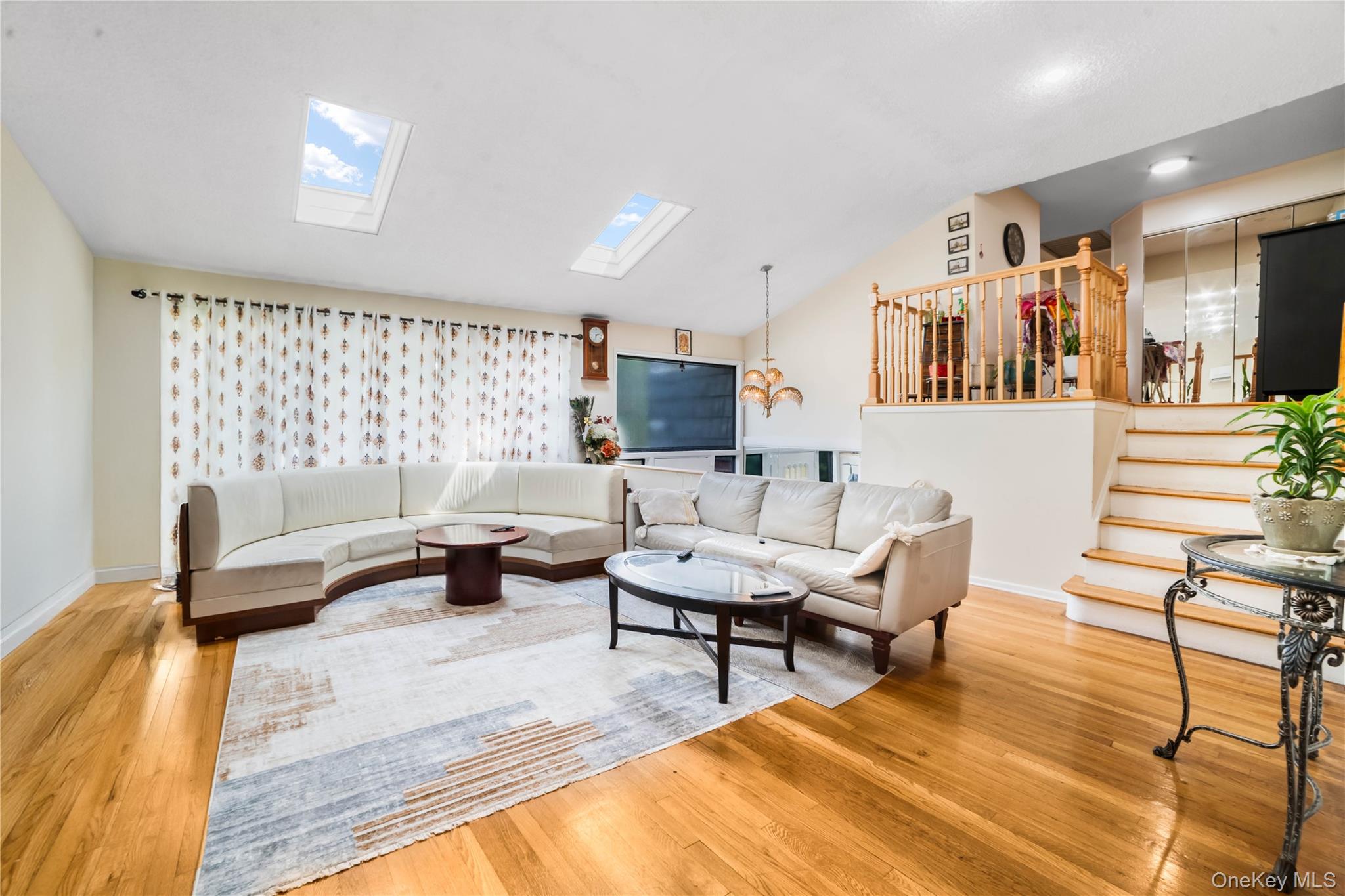 211 Cantiague Rock Road, Westbury, NY 11590