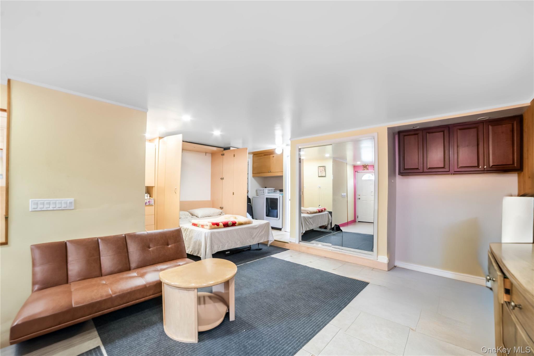 211 Cantiague Rock Road, Westbury, NY 11590