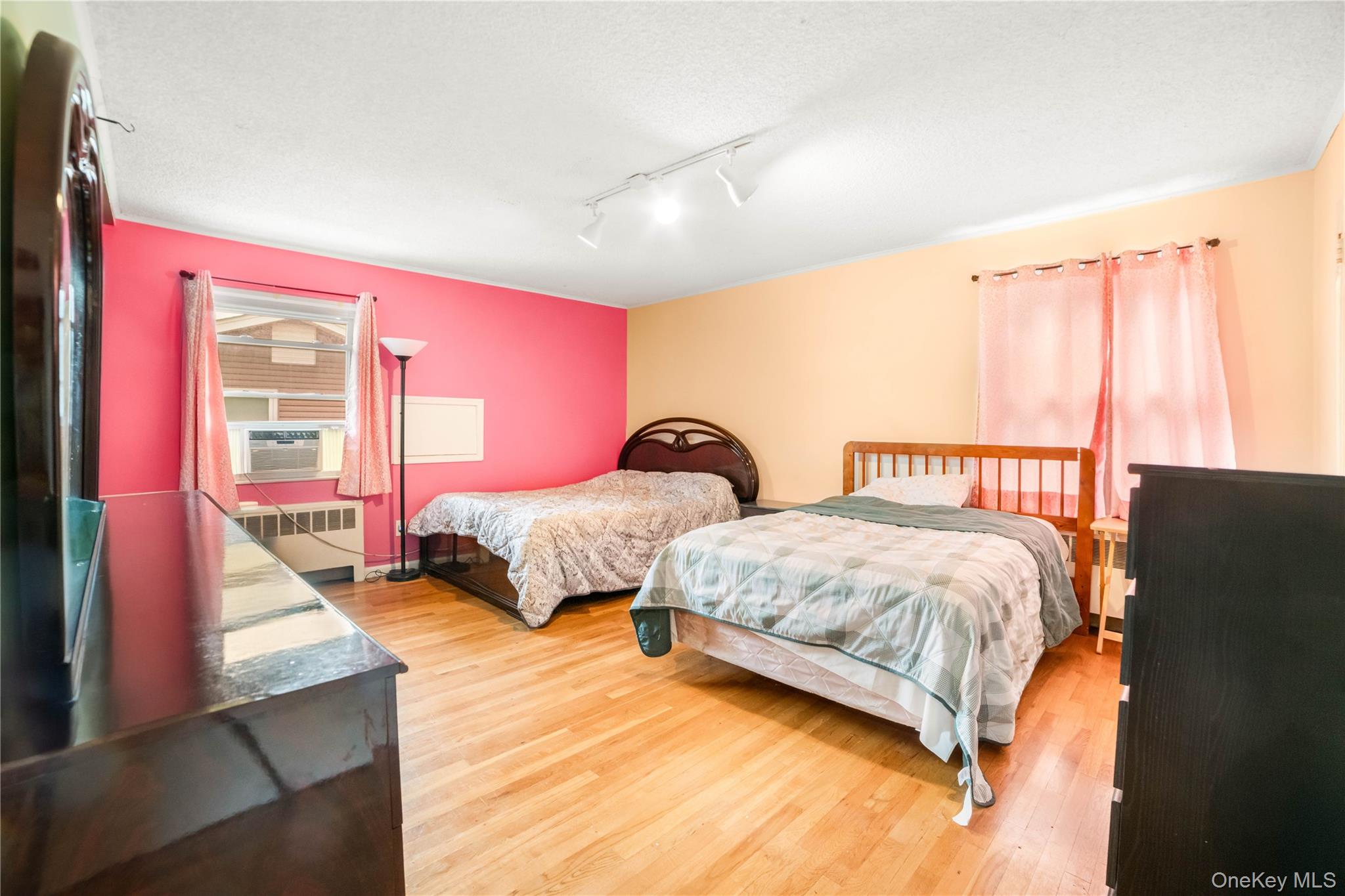 211 Cantiague Rock Road, Westbury, NY 11590