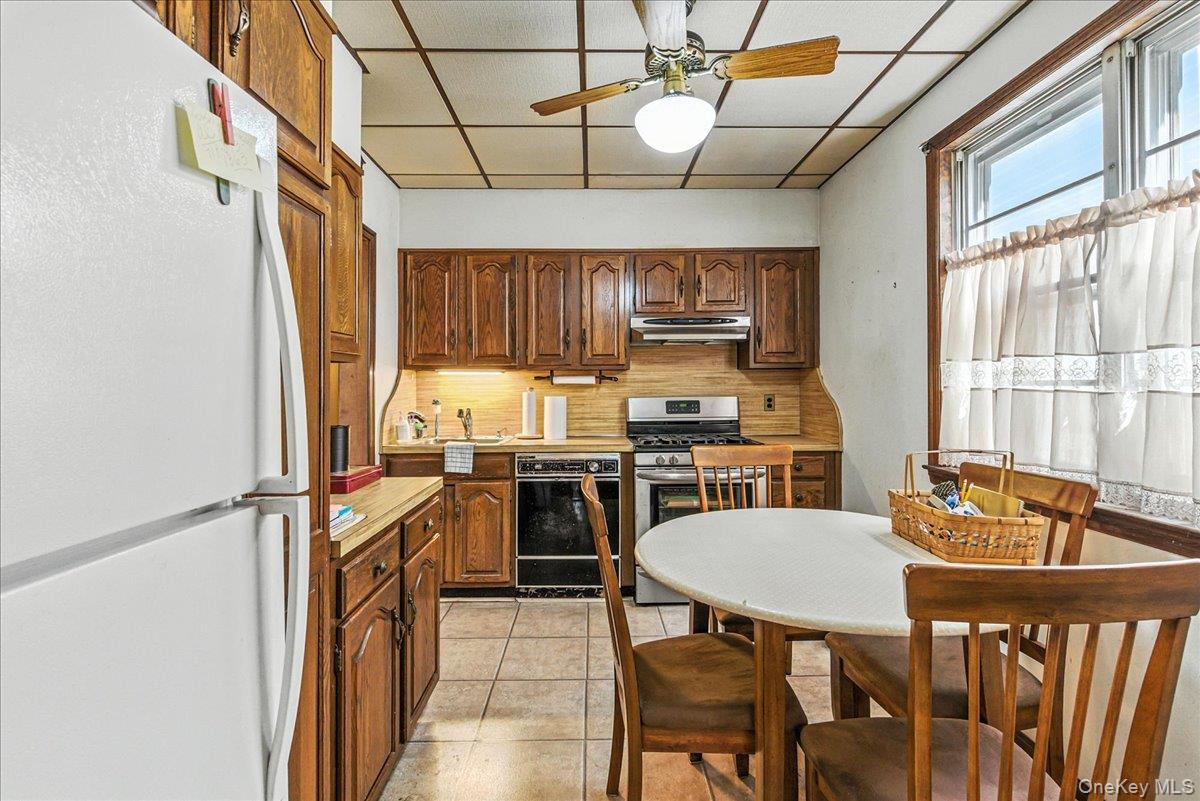 9015 Bayview Place, Brooklyn, NY 11236