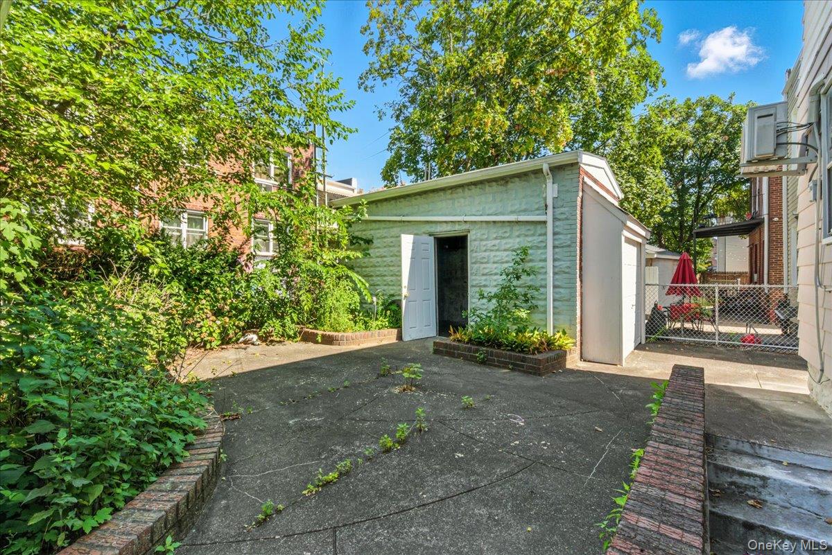 9015 Bayview Place, Brooklyn, NY 11236