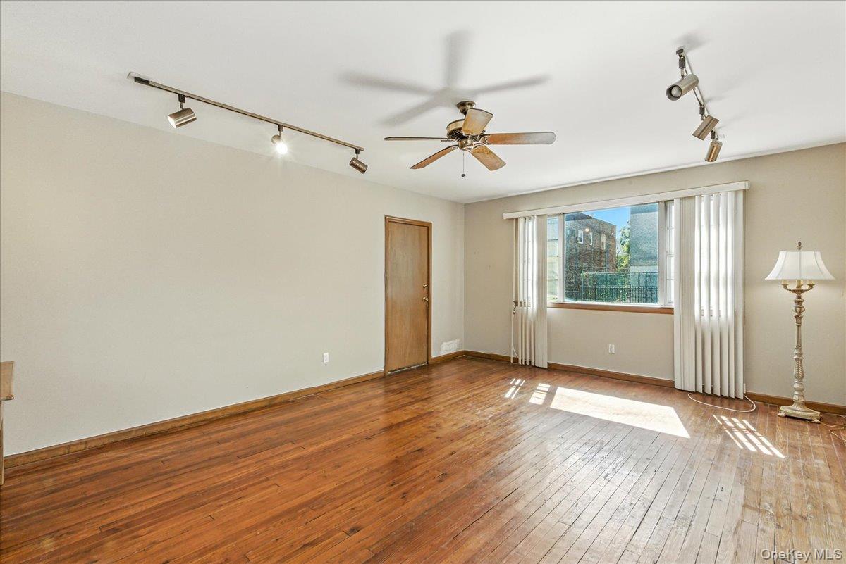 9015 Bayview Place, Brooklyn, NY 11236