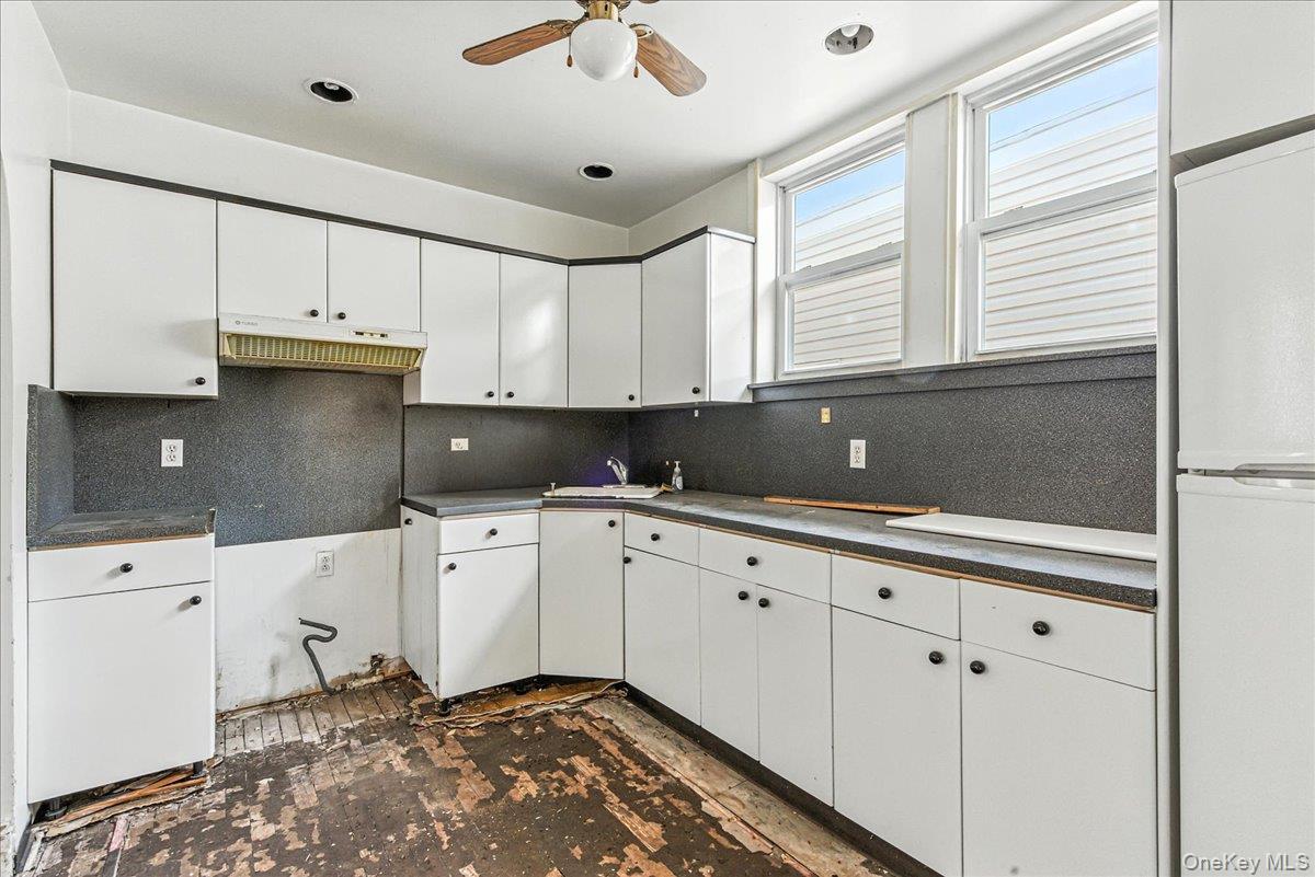 9015 Bayview Place, Brooklyn, NY 11236