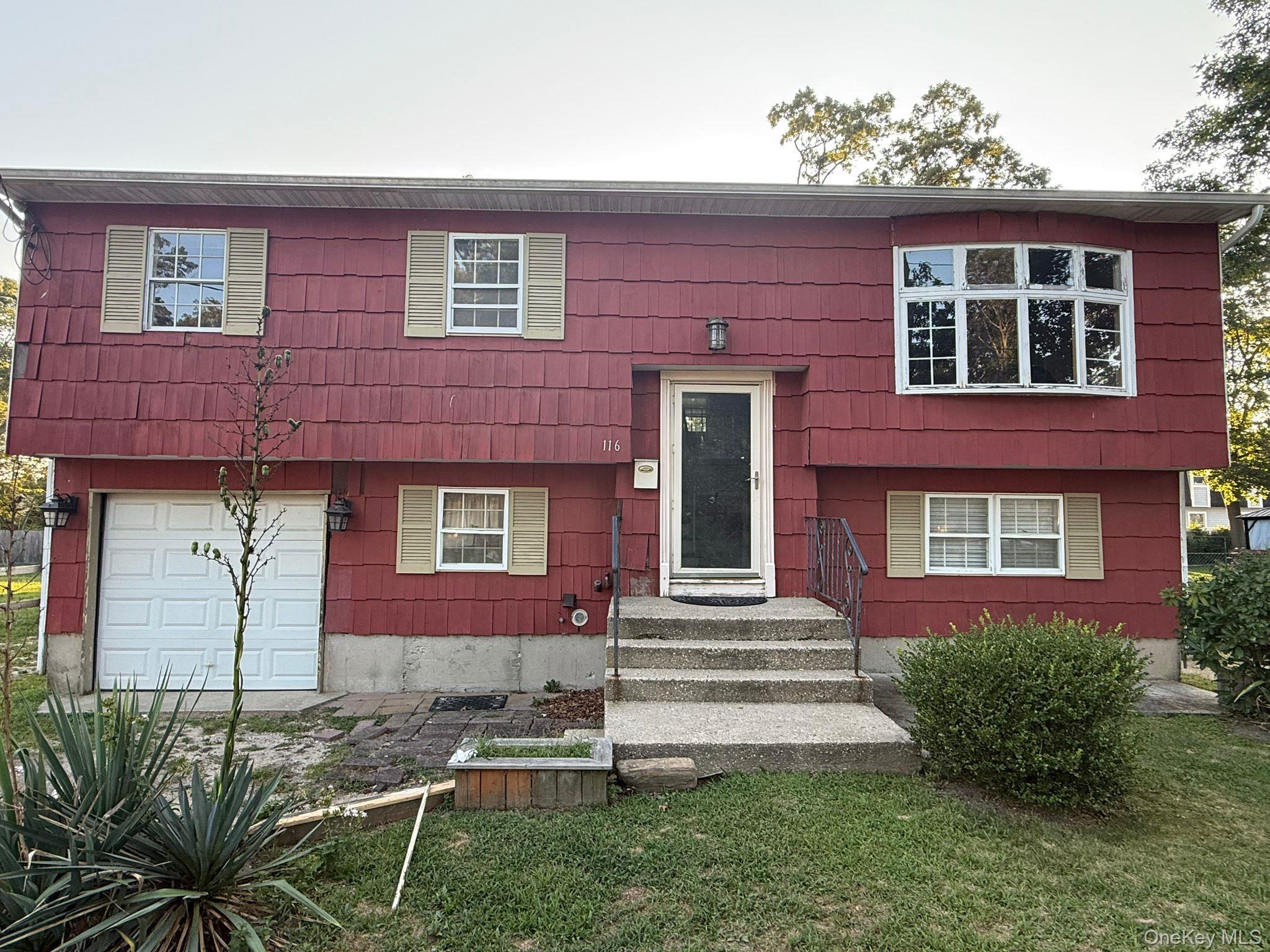 116 Phyllis Drive, Patchogue, NY 11772