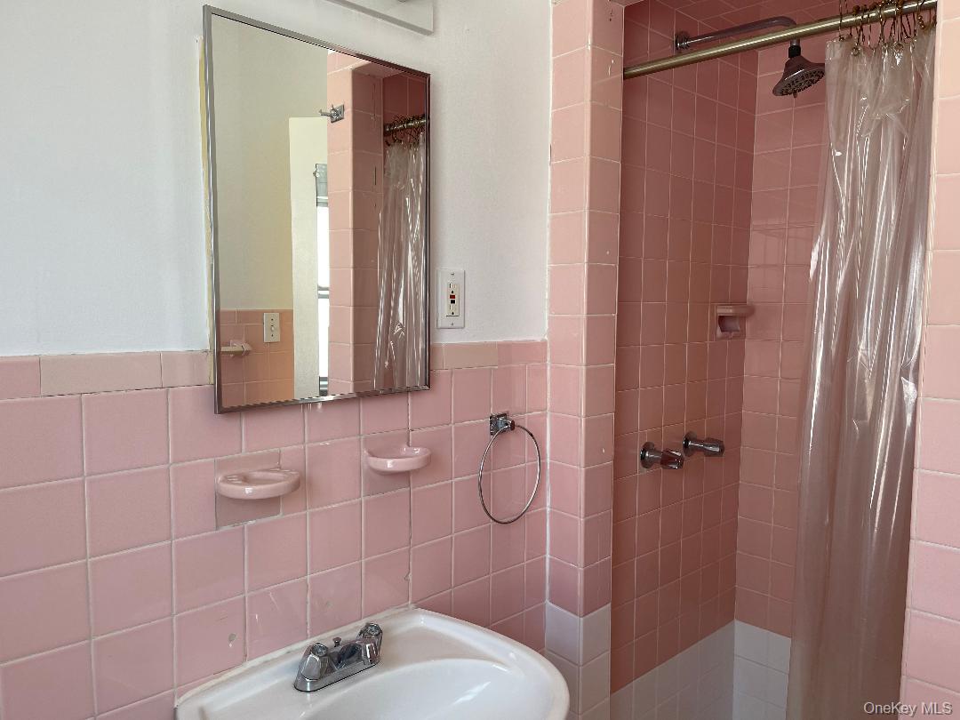 75 Mohawk Avenue, East Atlantic Beach, NY 11561