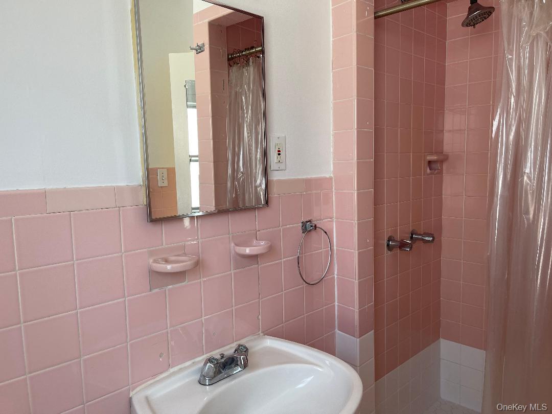 75 Mohawk Avenue, East Atlantic Beach, NY 11561