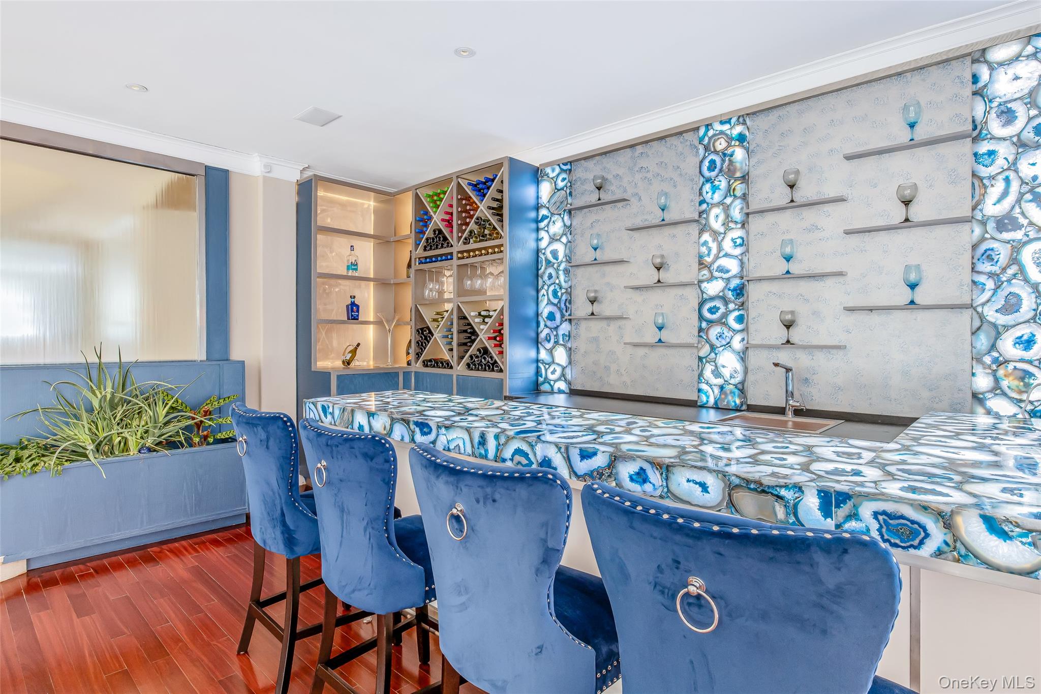 12 Sloanes Court, Sands Point, NY 11050