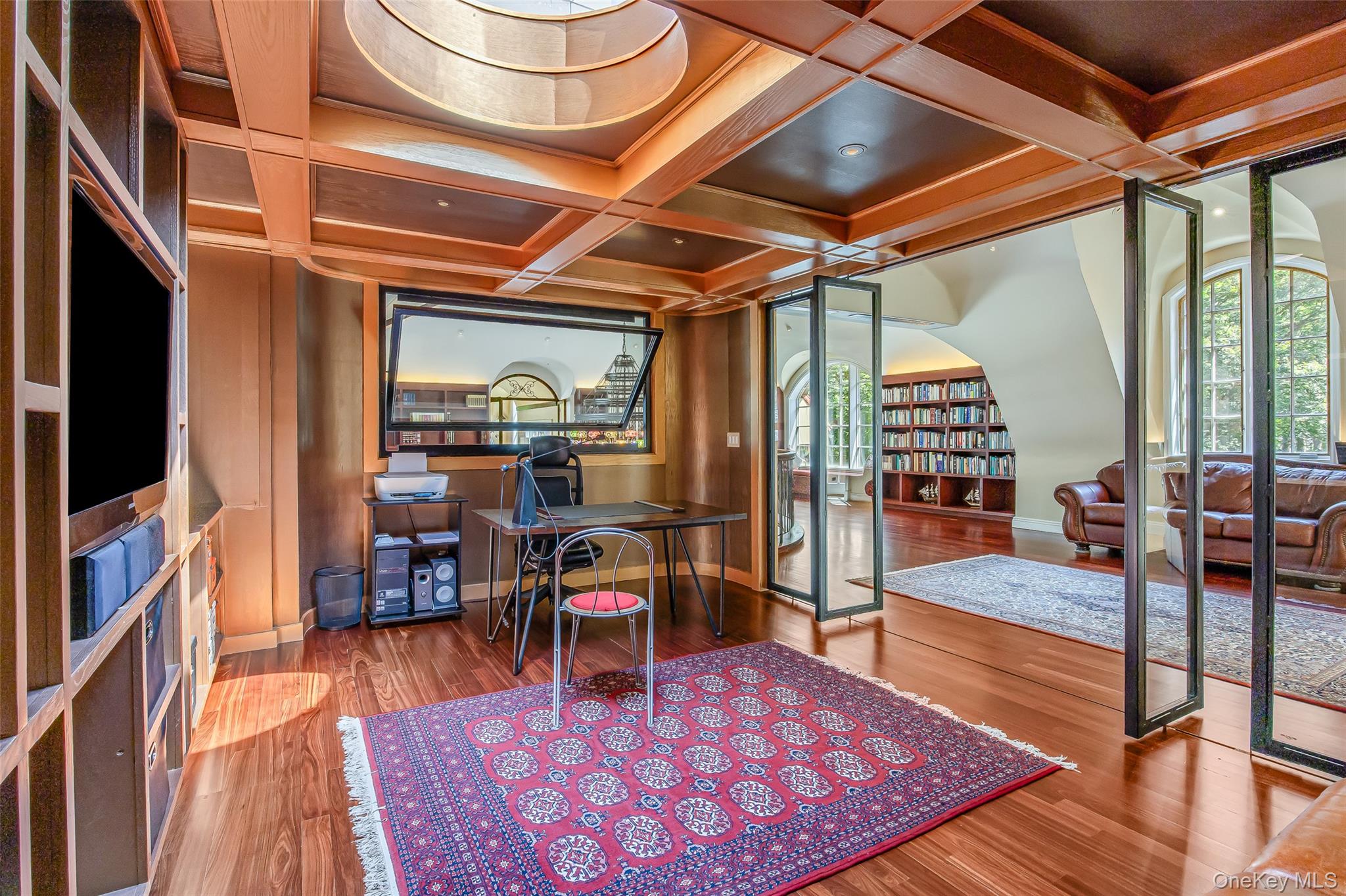 12 Sloanes Court, Sands Point, NY 11050