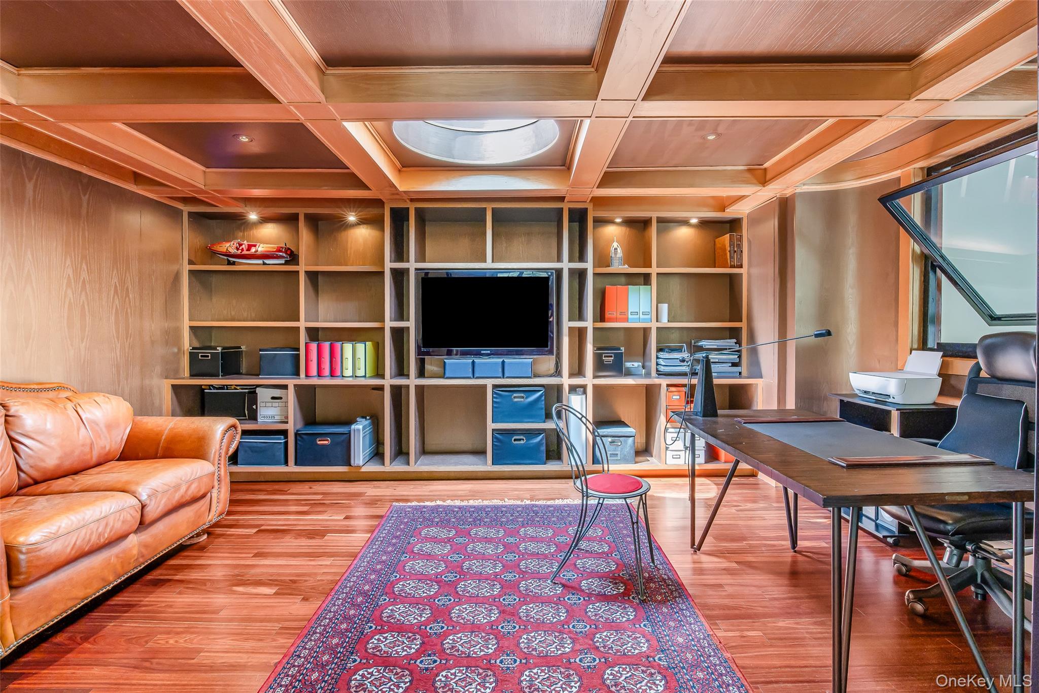 12 Sloanes Court, Sands Point, NY 11050