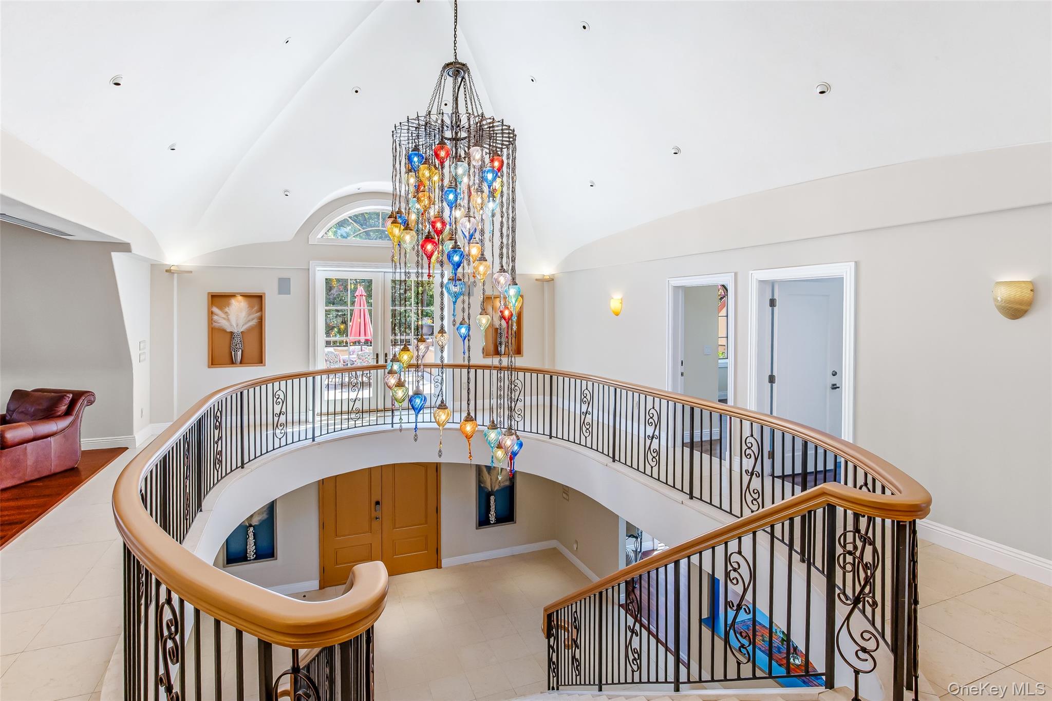 12 Sloanes Court, Sands Point, NY 11050