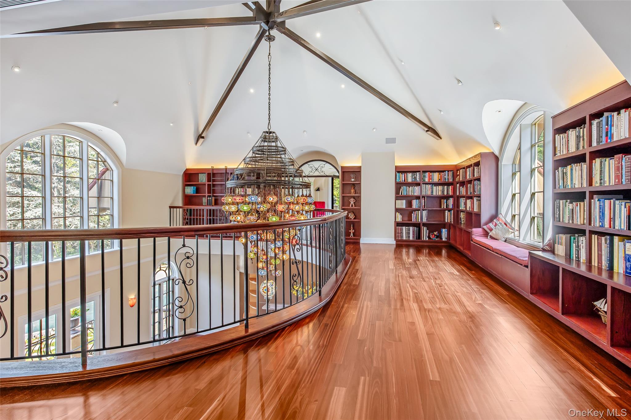 12 Sloanes Court, Sands Point, NY 11050