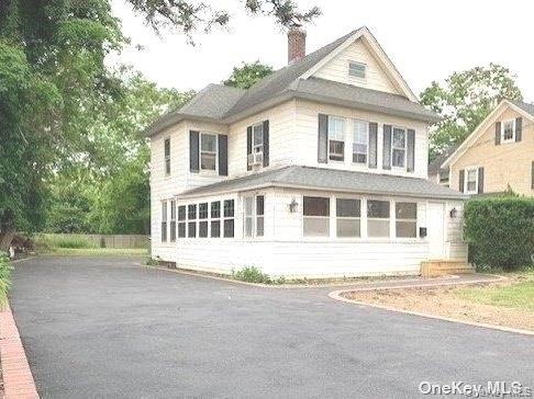 75 Foster Avenue, Sayville, NY 11782