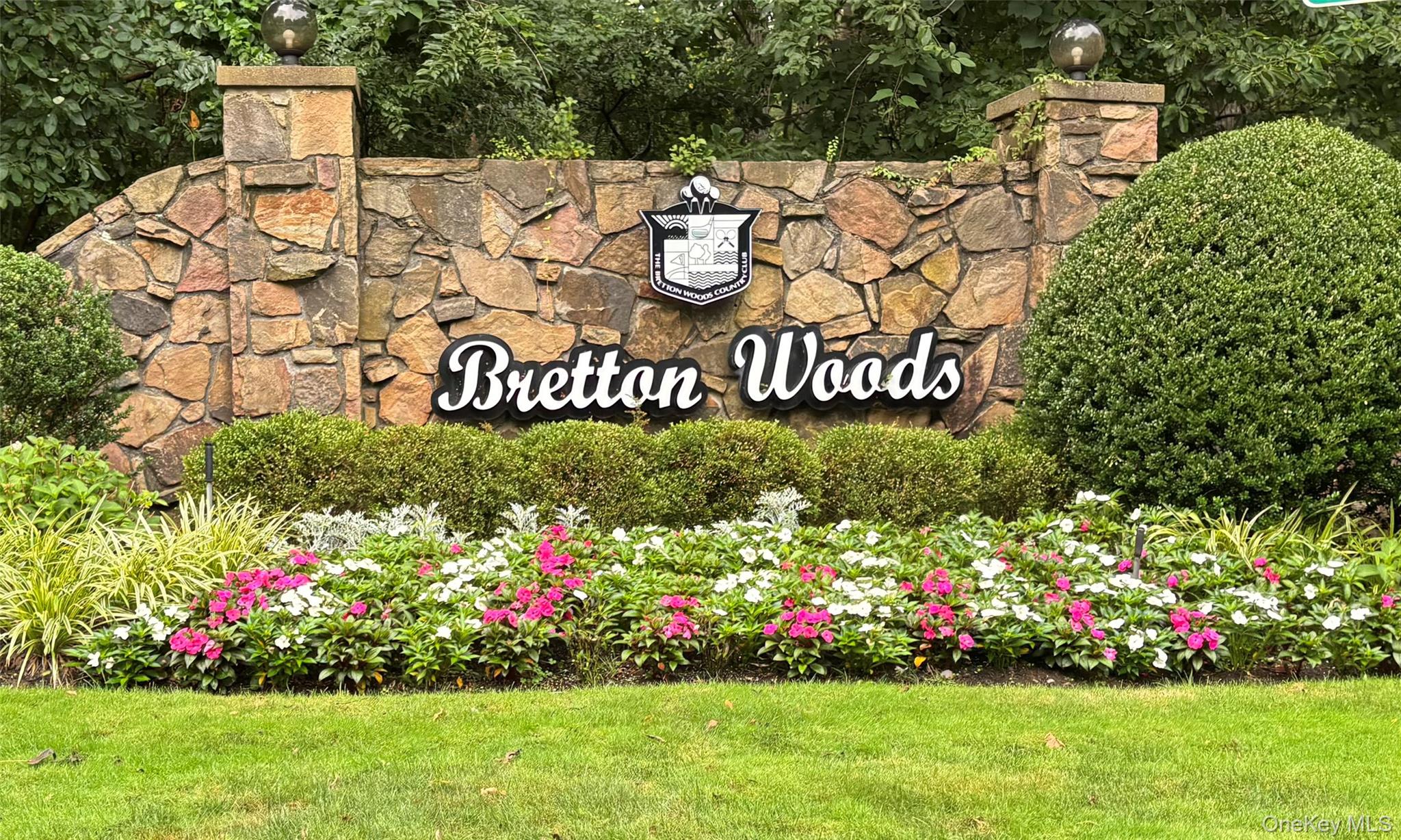 262 Brettonwoods Drive, Coram, NY 11727