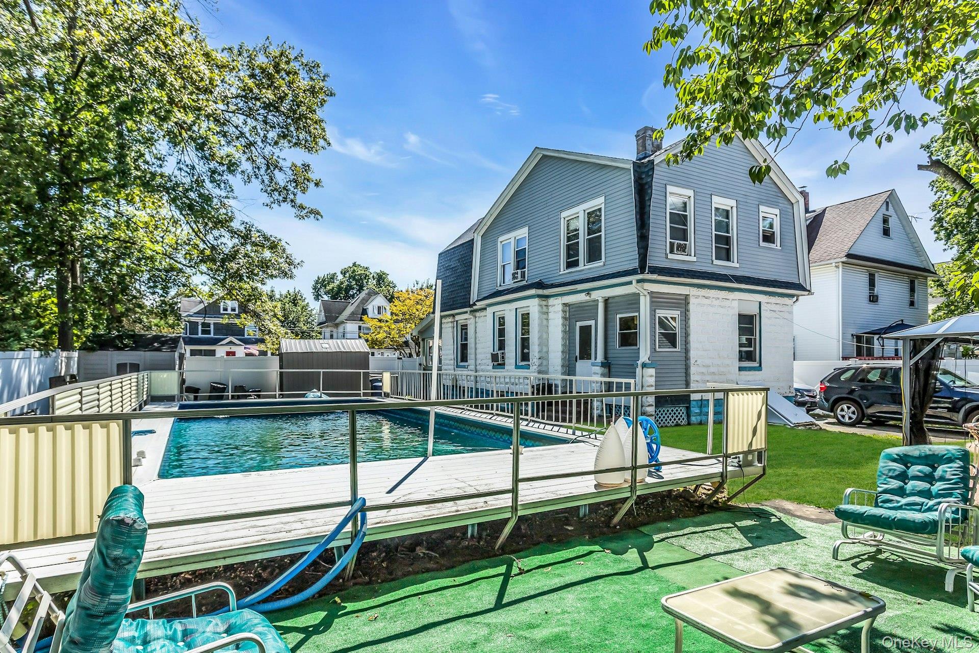 28 Lexington Avenue, Freeport, NY 11520