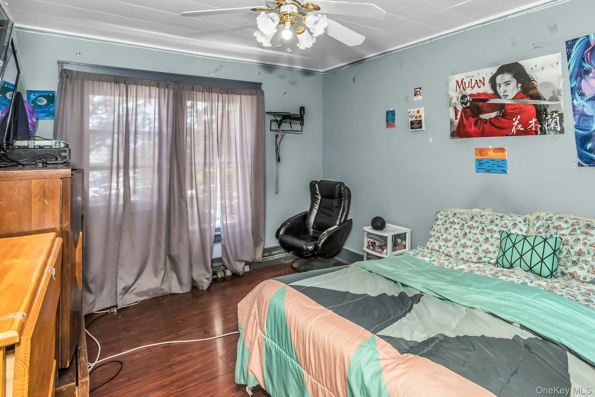 28 Lexington Avenue, Freeport, NY 11520