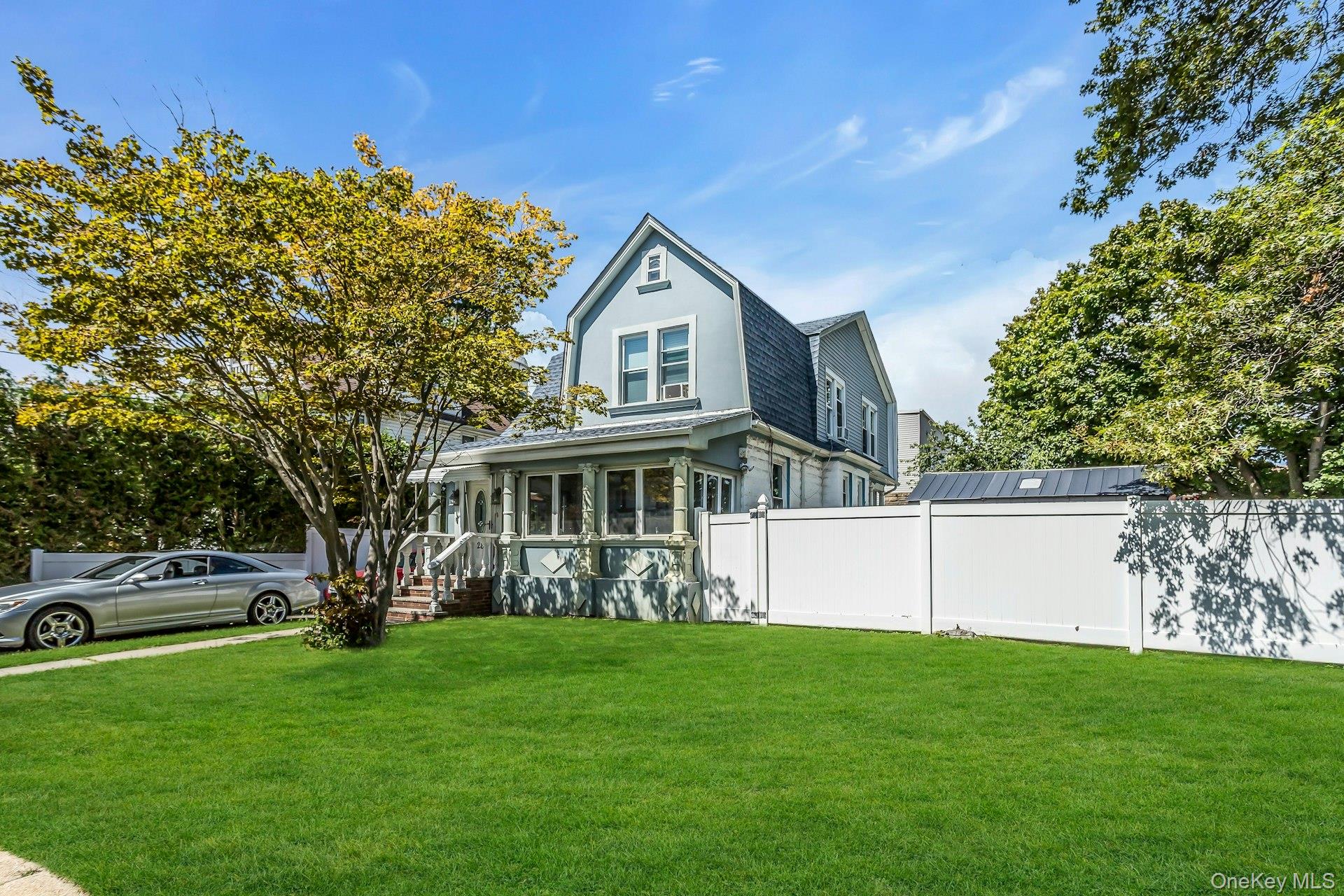 28 lexington Avenue, Freeport, NY 11520