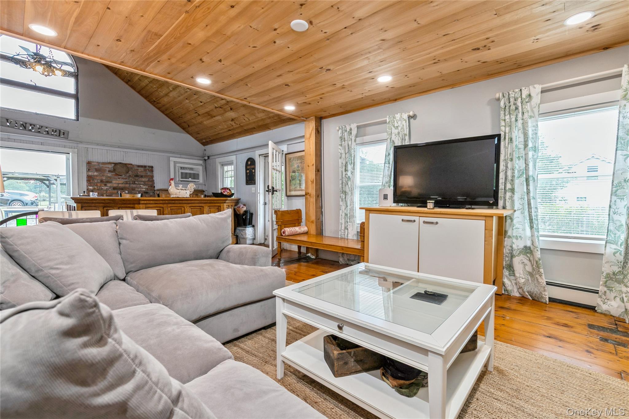 35950 Main Road, Cutchogue, NY 11935