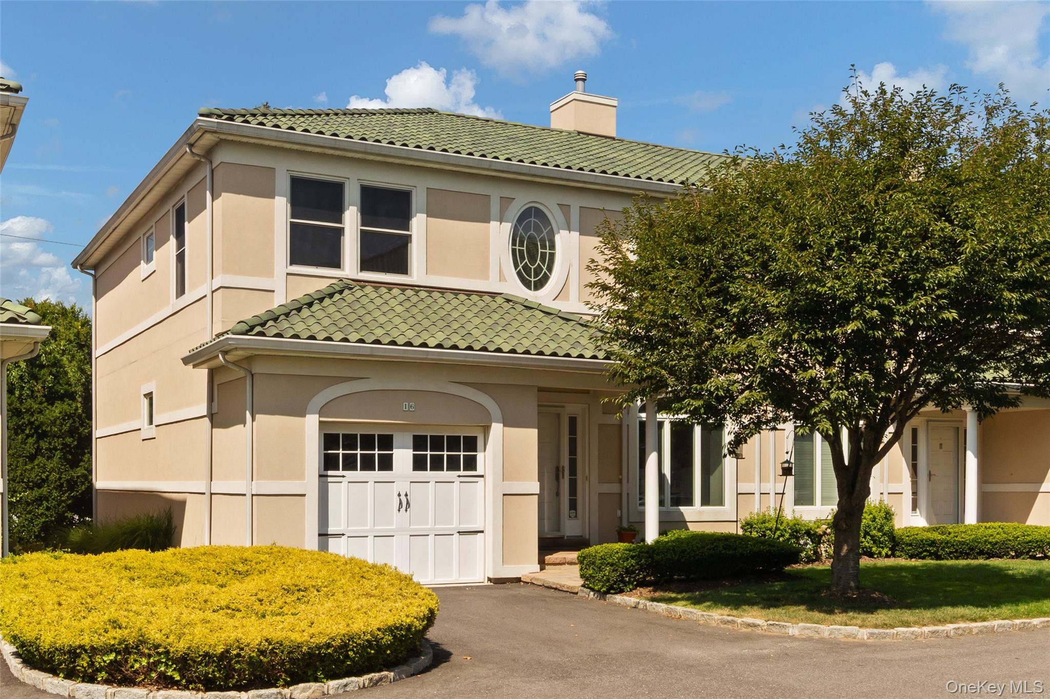 16 Villa Prom, Bay Shore, NY 11706
