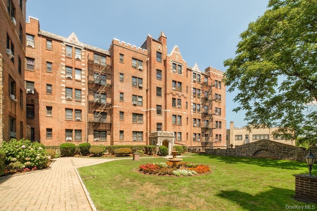 23 Old Mamaroneck Road # 1M, White Plains, NY 10605