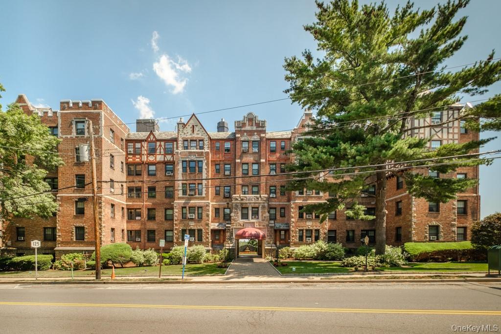 23 Old Mamaroneck Road # 1M, White Plains, NY 10605