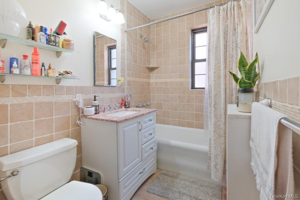 23 Old Mamaroneck Road # 1M, White Plains, NY 10605