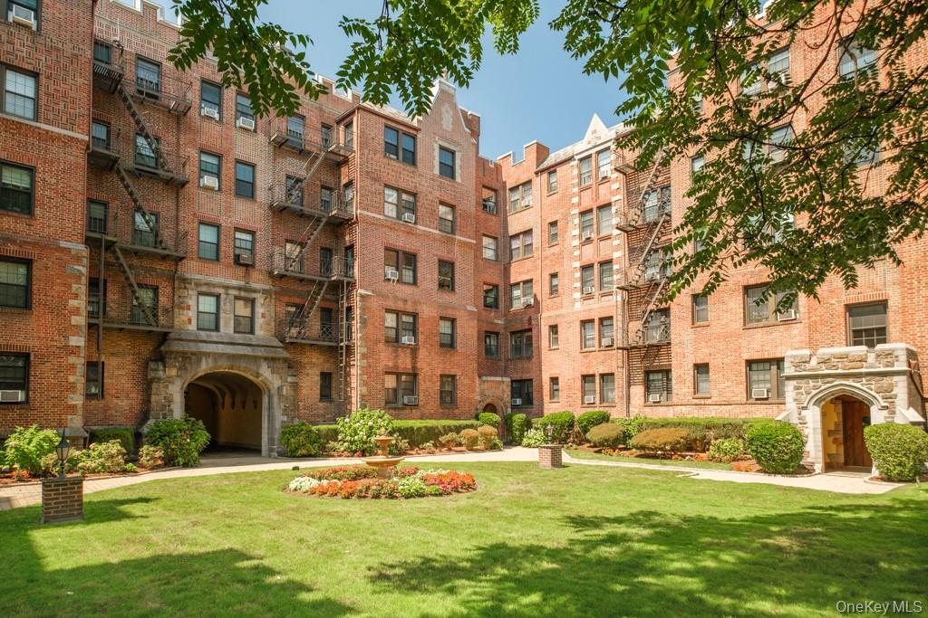 23 Old Mamaroneck Road # 1M, White Plains, NY 10605