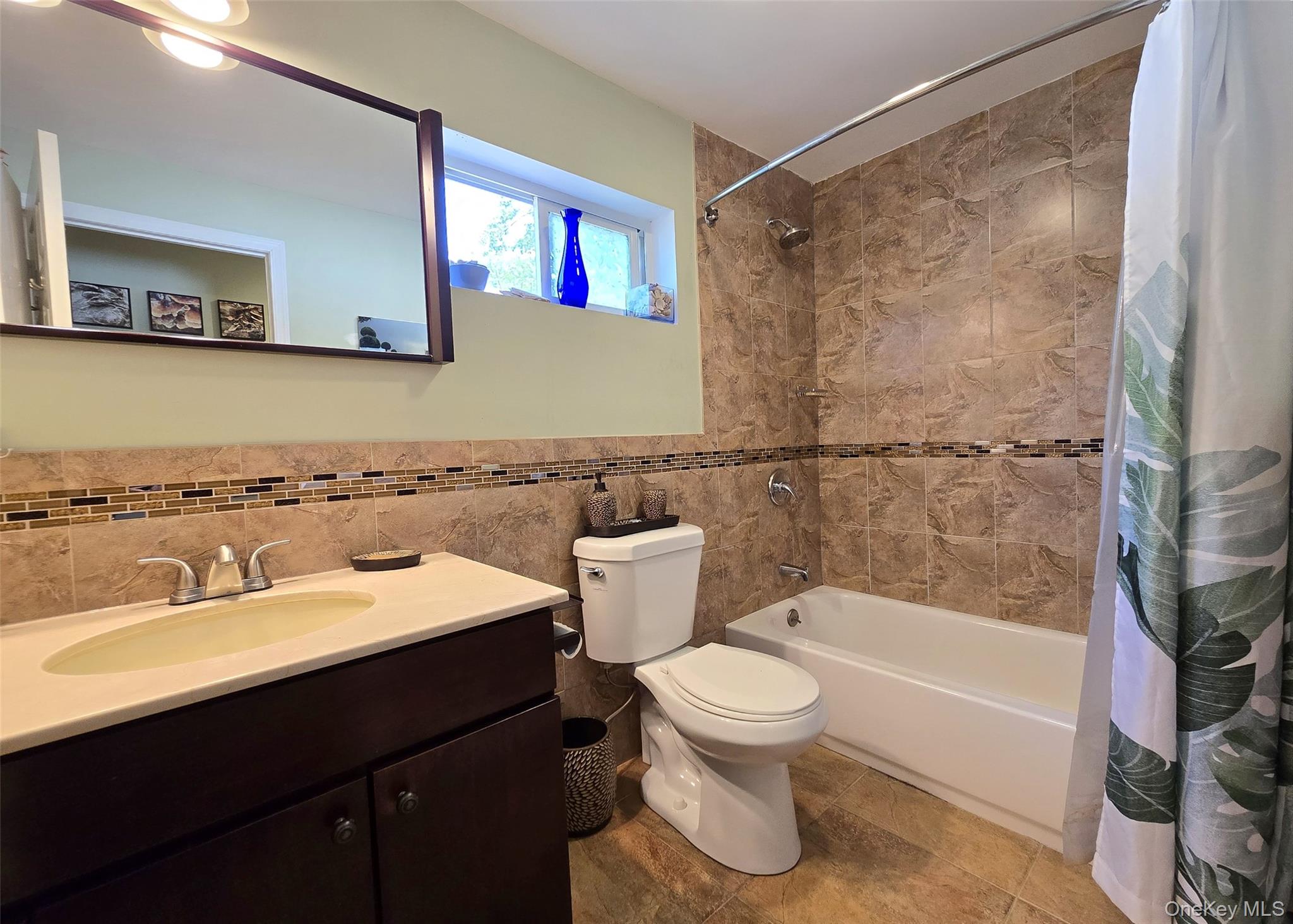 445 Clinton Avenue, Rockville Centre, NY 11570