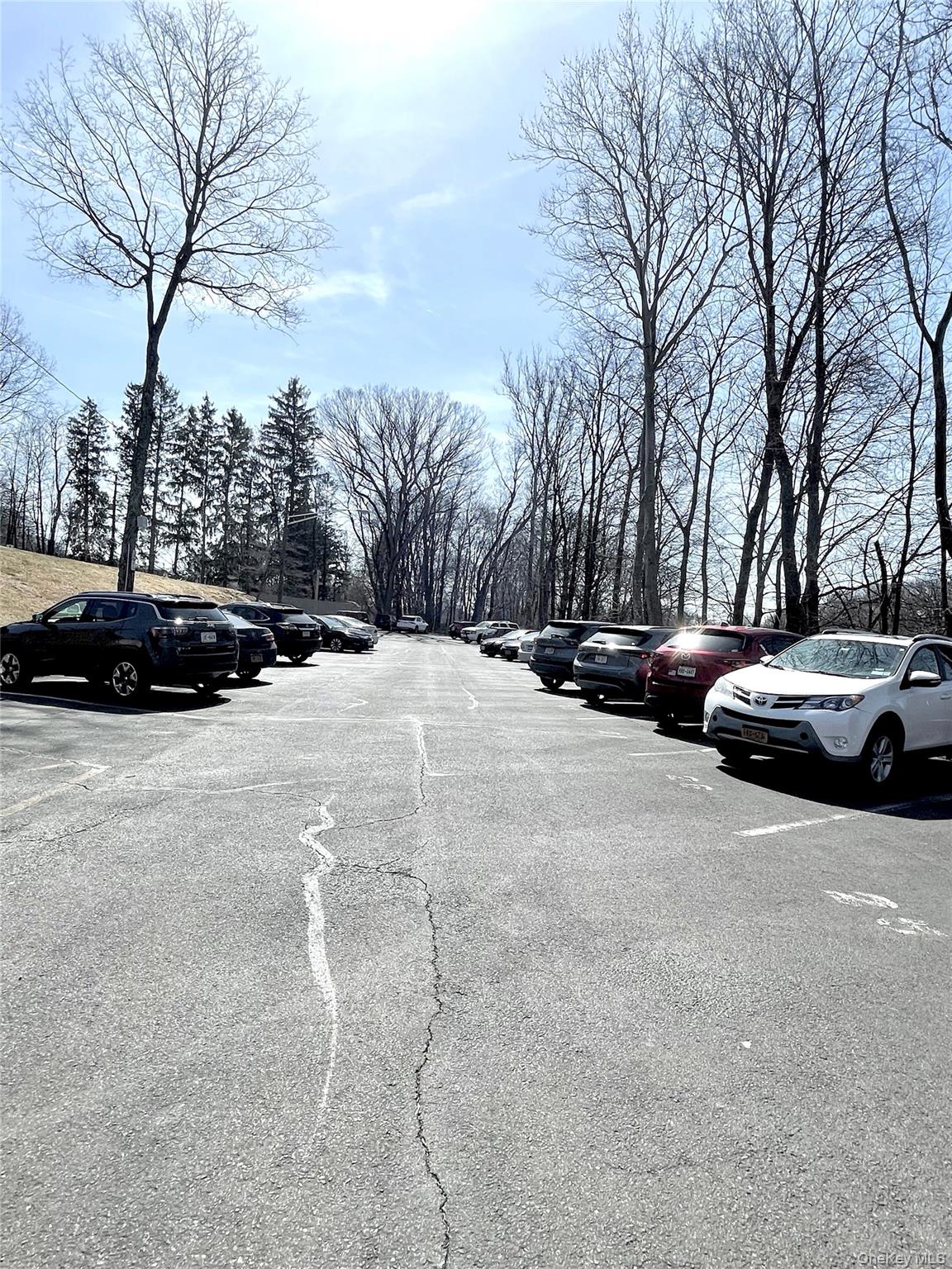 5 Oakdale Manor # B18, Suffern, NY 10901