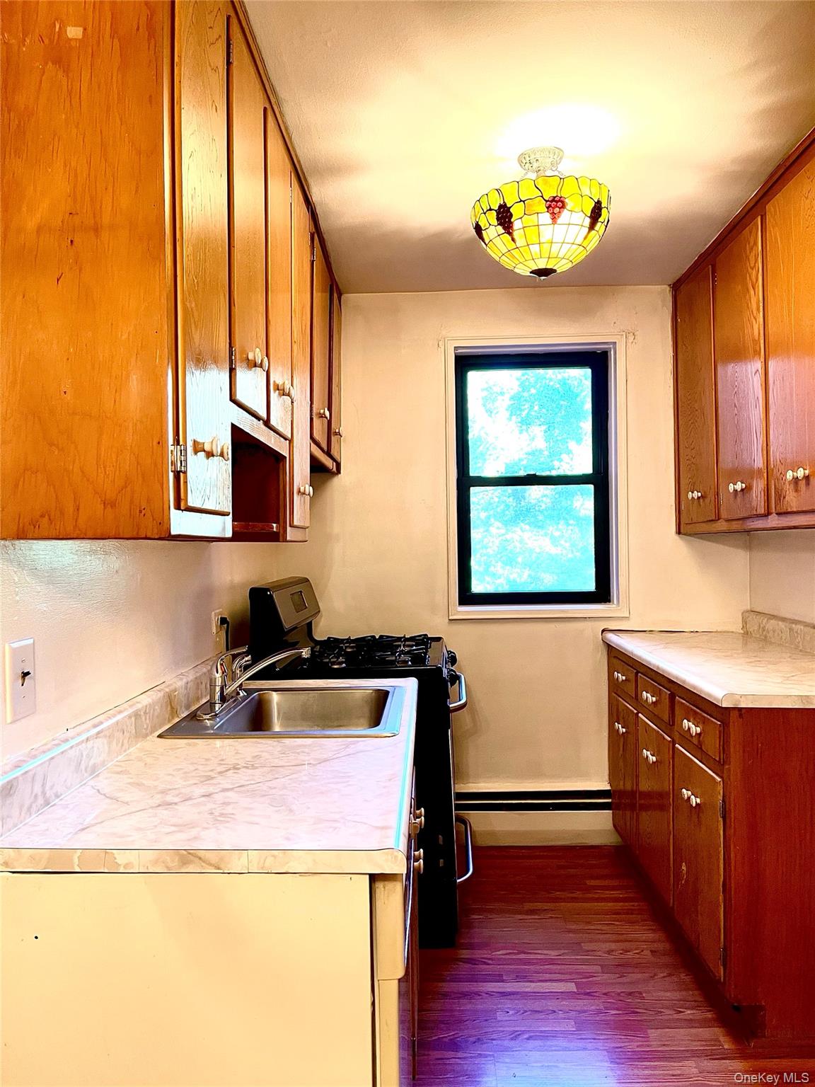 5 Oakdale Manor # B18, Suffern, NY 10901