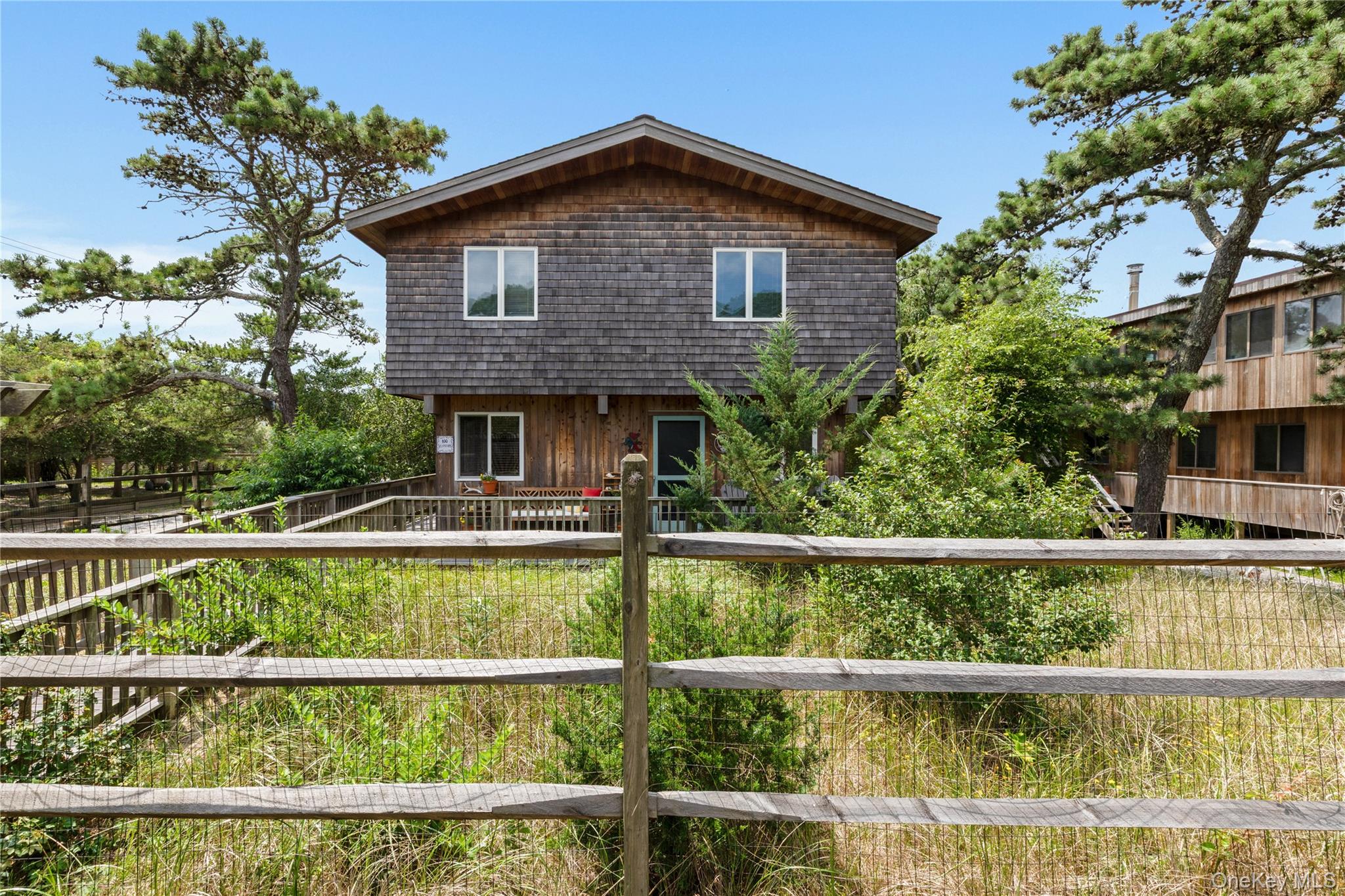 100 Clipper, Corneille Estates, NY 11770
