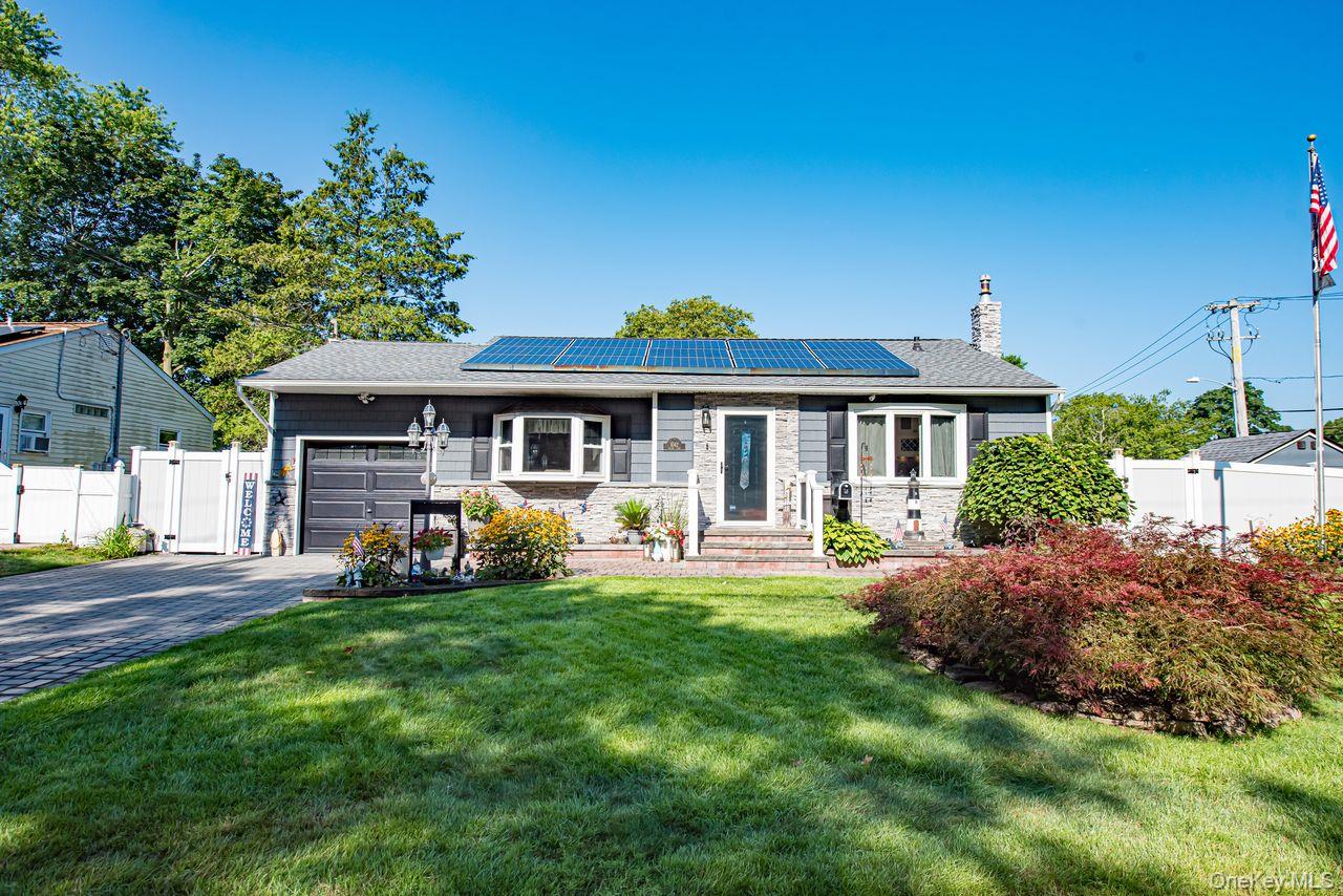 1042 Manor Lane, Bay Shore, NY 11706